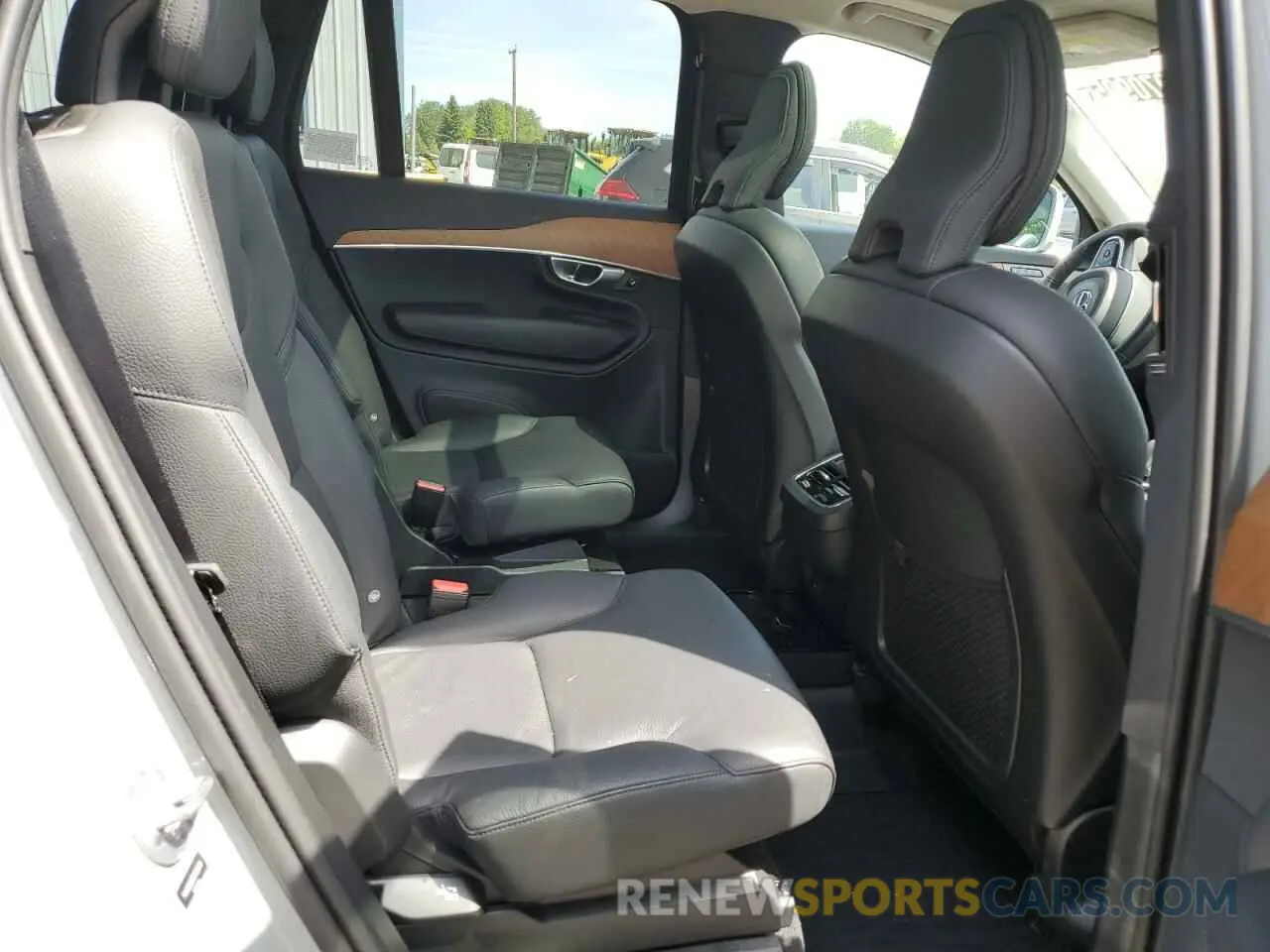11 Photograph of a damaged car YV4062JE6R1181548 VOLVO XC90 PLUS 2024