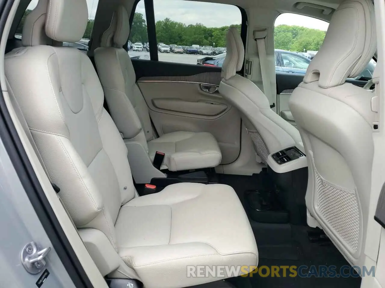 11 Photograph of a damaged car YV4062JE8R1171782 VOLVO XC90 PLUS 2024