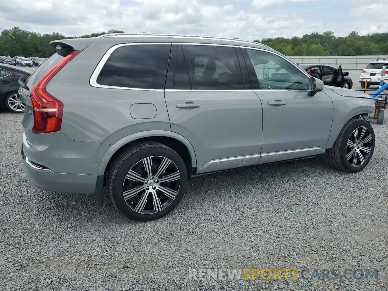 3 Photograph of a damaged car YV4062JE8R1171782 VOLVO XC90 PLUS 2024