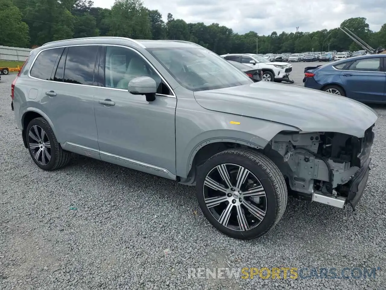 4 Photograph of a damaged car YV4062JE8R1171782 VOLVO XC90 PLUS 2024