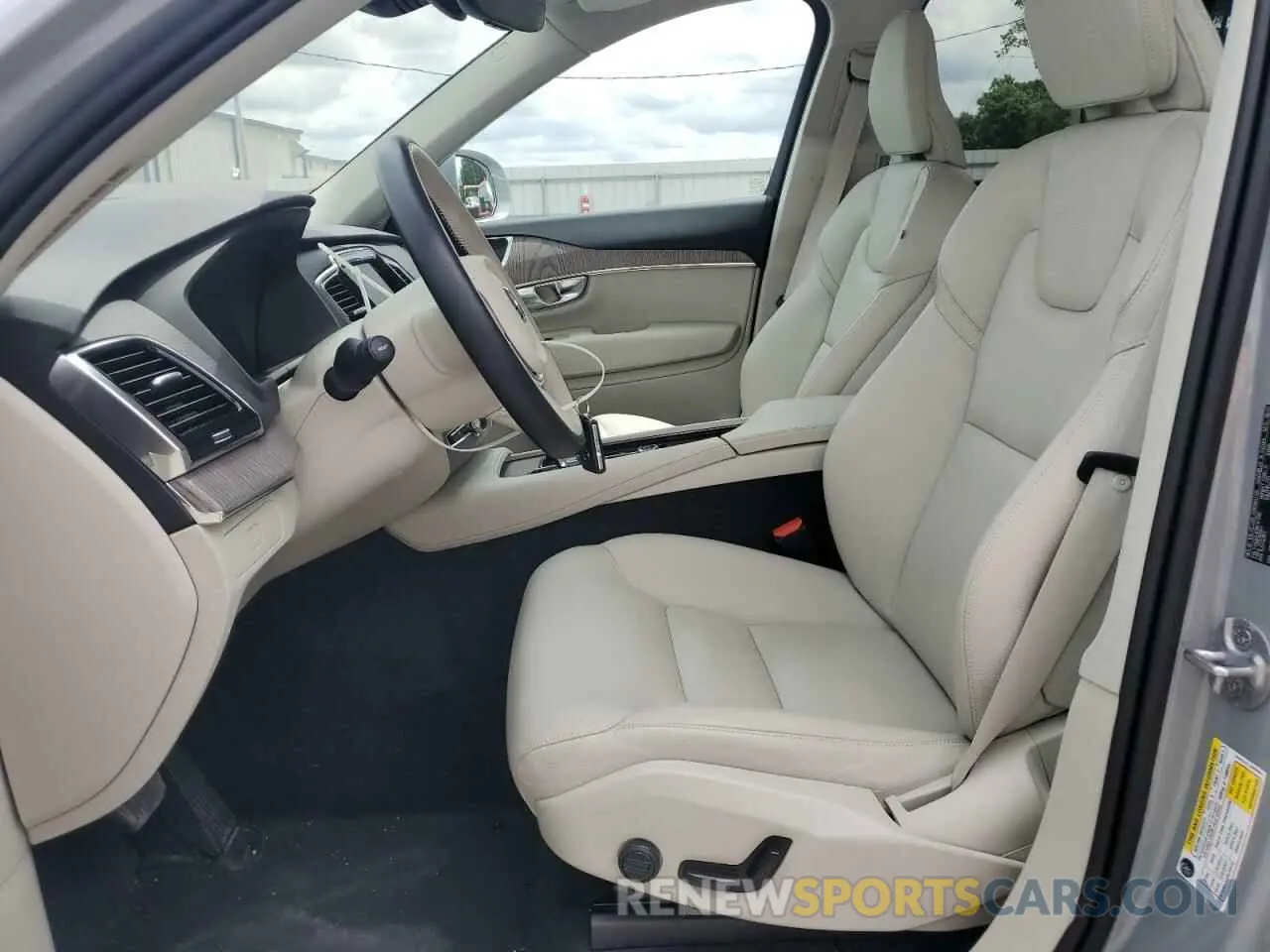 7 Photograph of a damaged car YV4062JE8R1171782 VOLVO XC90 PLUS 2024