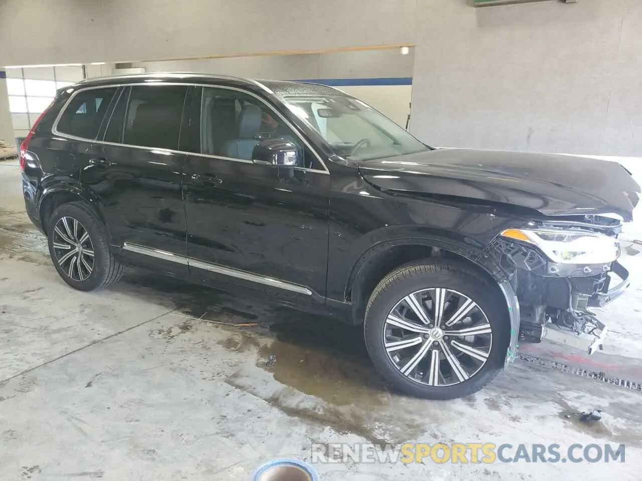 4 Photograph of a damaged car YV4062PE1R1181724 VOLVO XC90 PLUS 2024