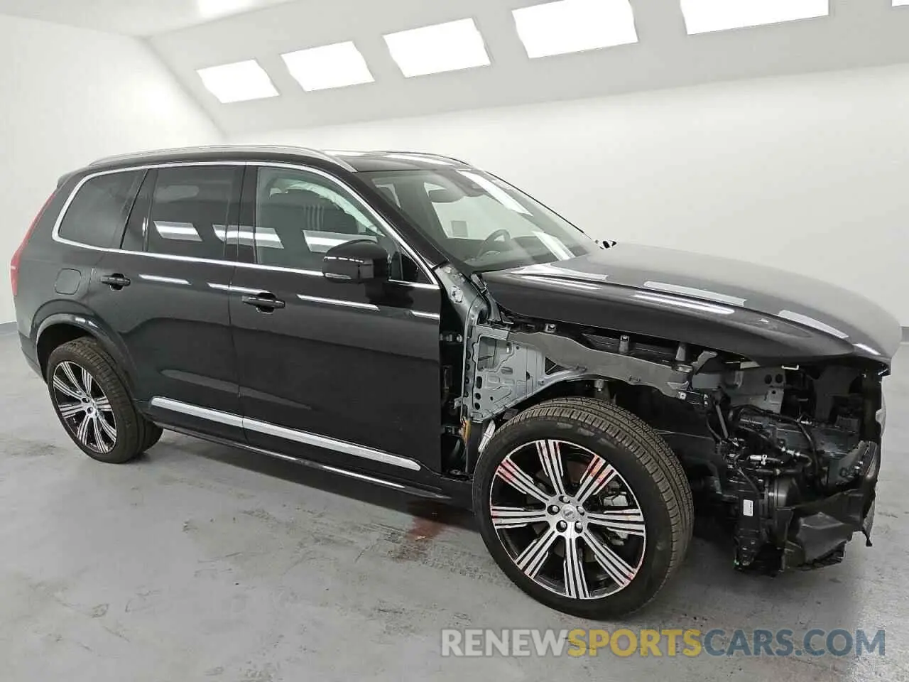 4 Photograph of a damaged car YV4H60CE4R1258471 VOLVO XC90 PLUS 2024