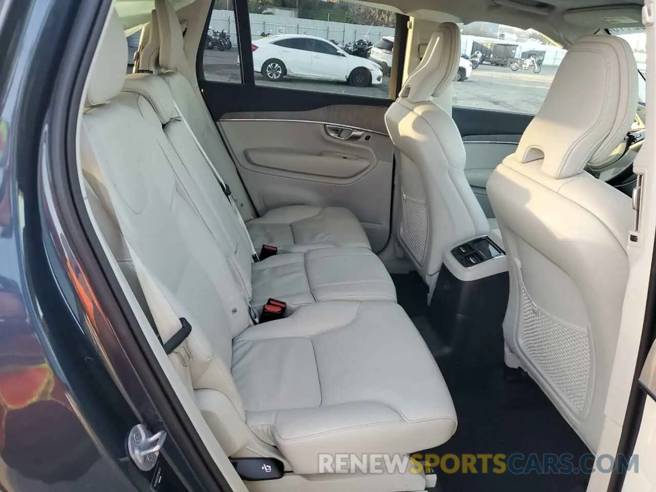 11 Photograph of a damaged car YV4H60CE9R1166515 VOLVO XC90 PLUS 2024