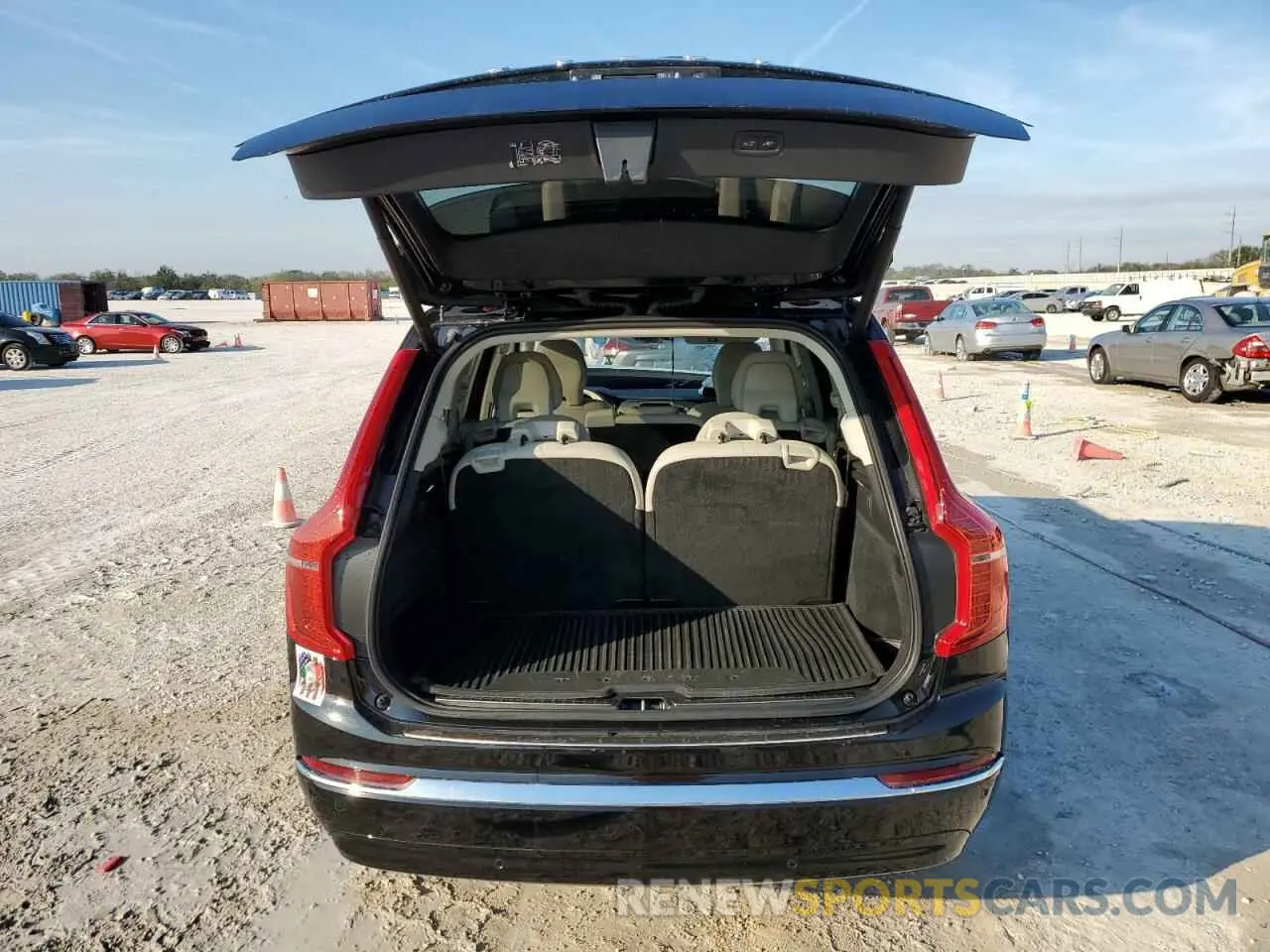6 Photograph of a damaged car YV4H60CE9R1253590 VOLVO XC90 PLUS 2024