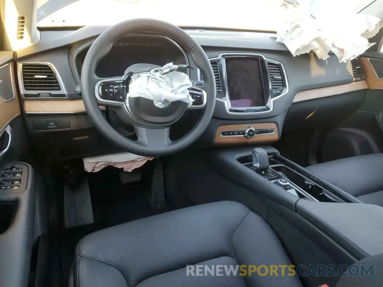 8 Photograph of a damaged car YV4L12PE1R1235535 VOLVO XC90 PLUS 2024