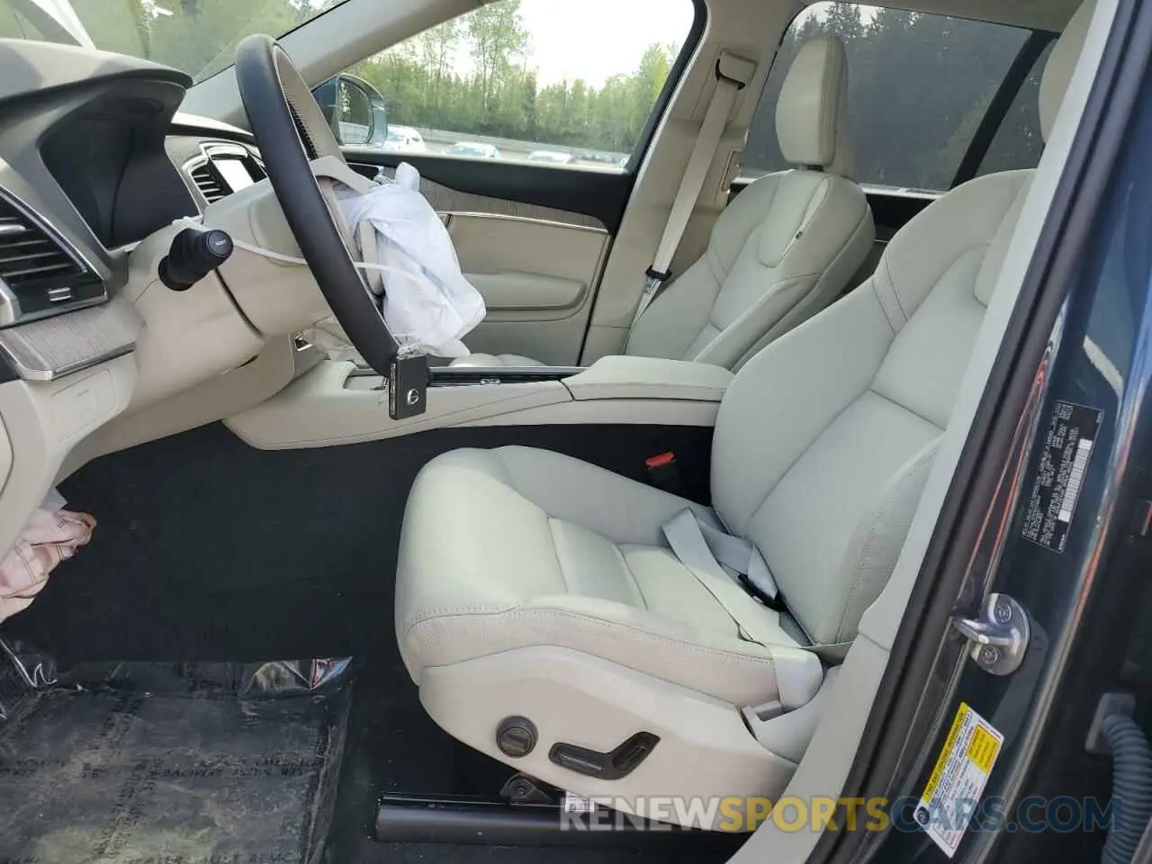 7 Photograph of a damaged car YV4L12PE1R1239942 VOLVO XC90 PLUS 2024