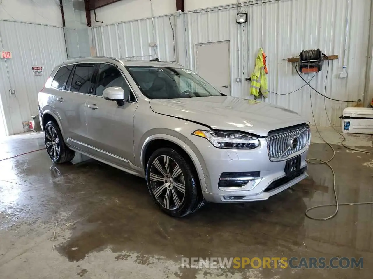 4 Photograph of a damaged car YV4L12PE2R1235950 VOLVO XC90 PLUS 2024