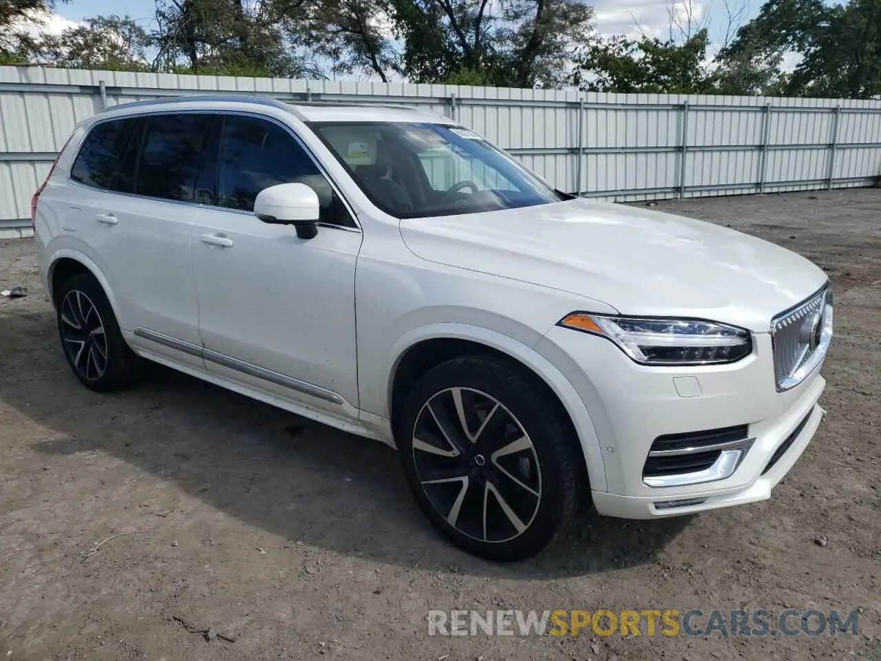 4 Photograph of a damaged car YV4L12PE3R1175757 VOLVO XC90 PLUS 2024