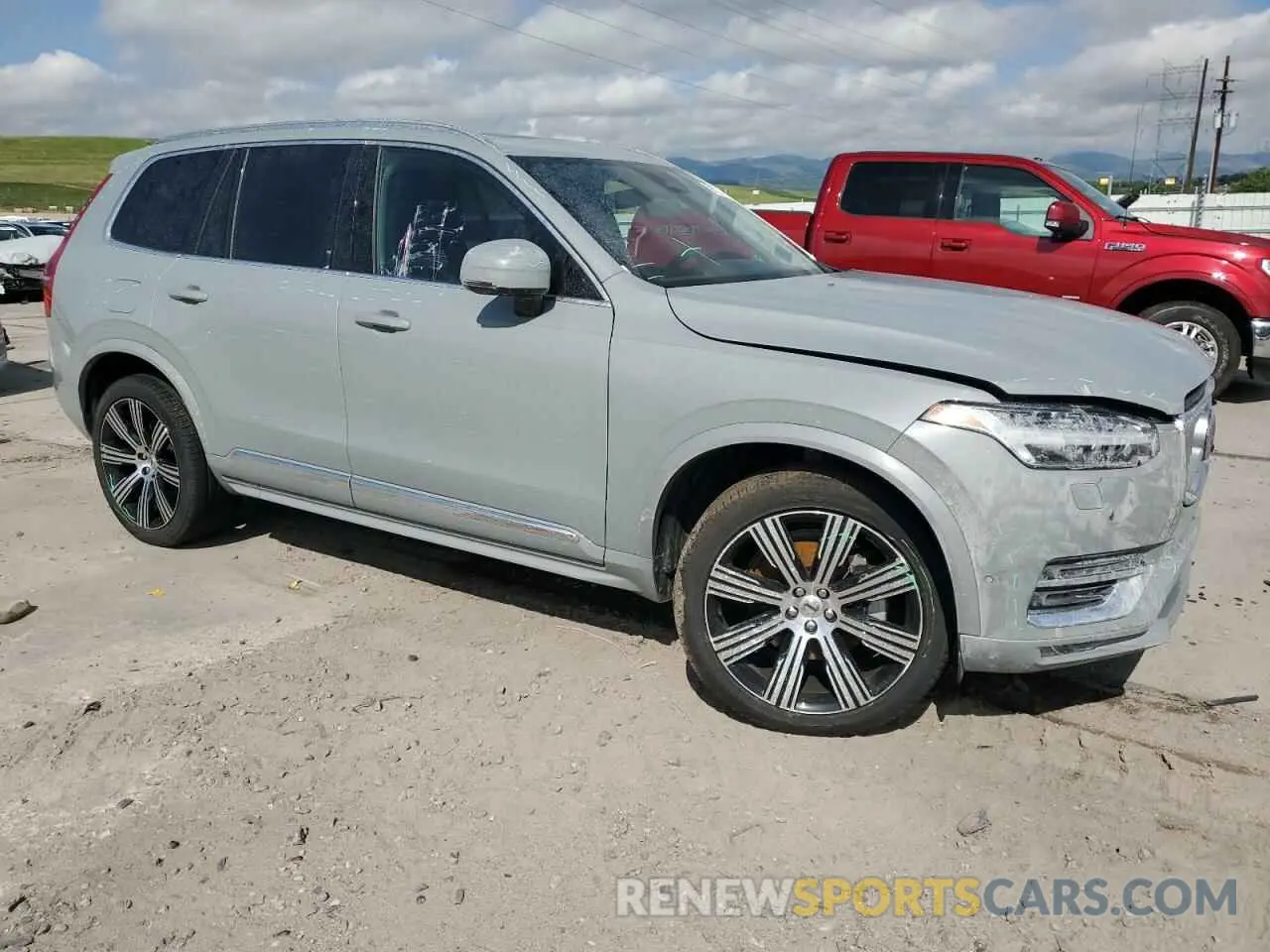 4 Photograph of a damaged car YV4L12PE7R1229819 VOLVO XC90 PLUS 2024