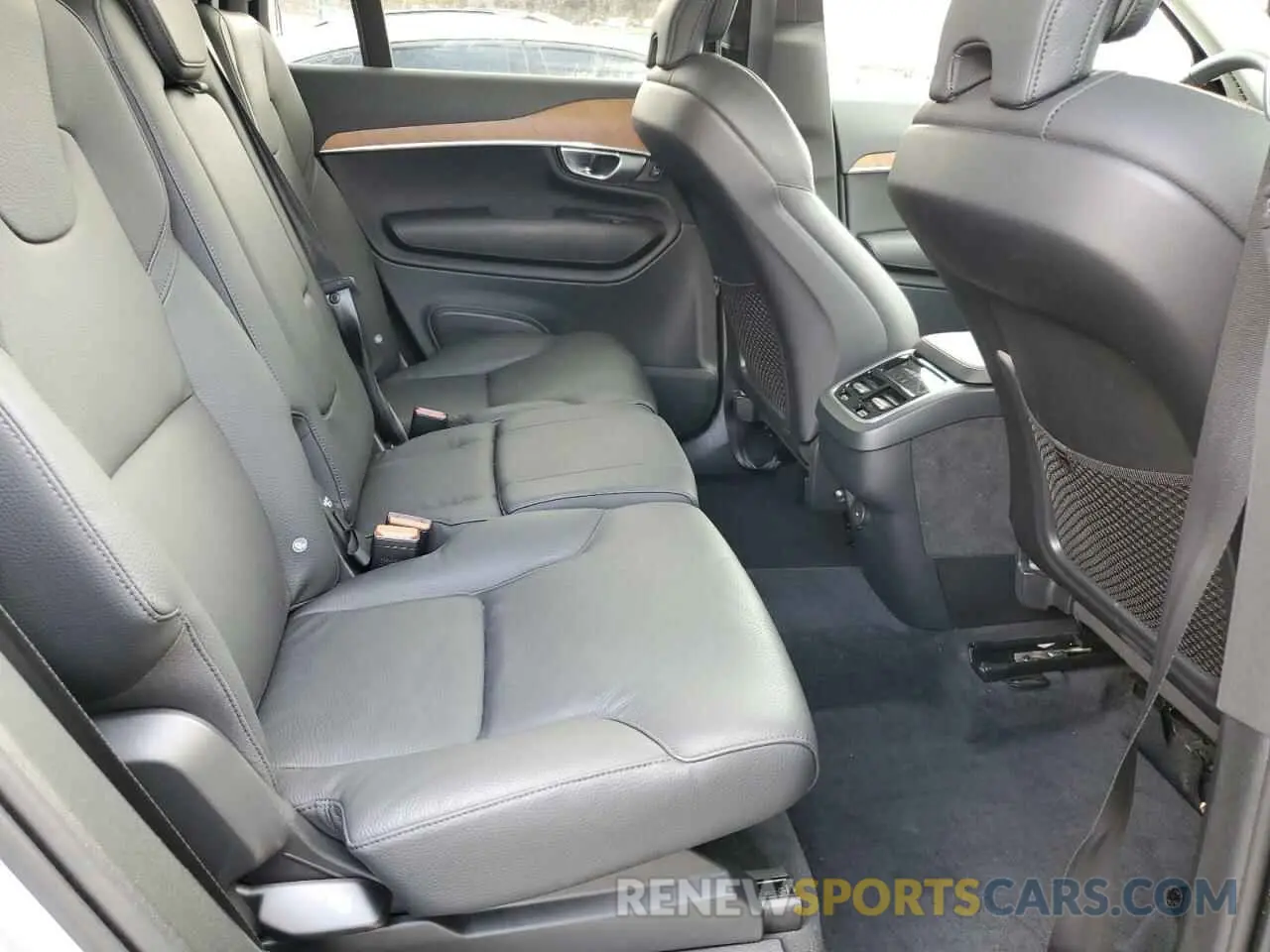 11 Photograph of a damaged car YV4L12PE8R1173048 VOLVO XC90 PLUS 2024