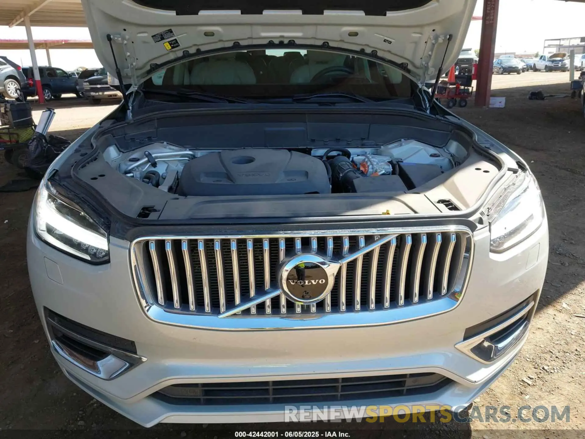 10 Photograph of a damaged car YV4BR00L0M1738323 VOLVO XC90 RECHARGE PLUG-IN HYBRID 2021
