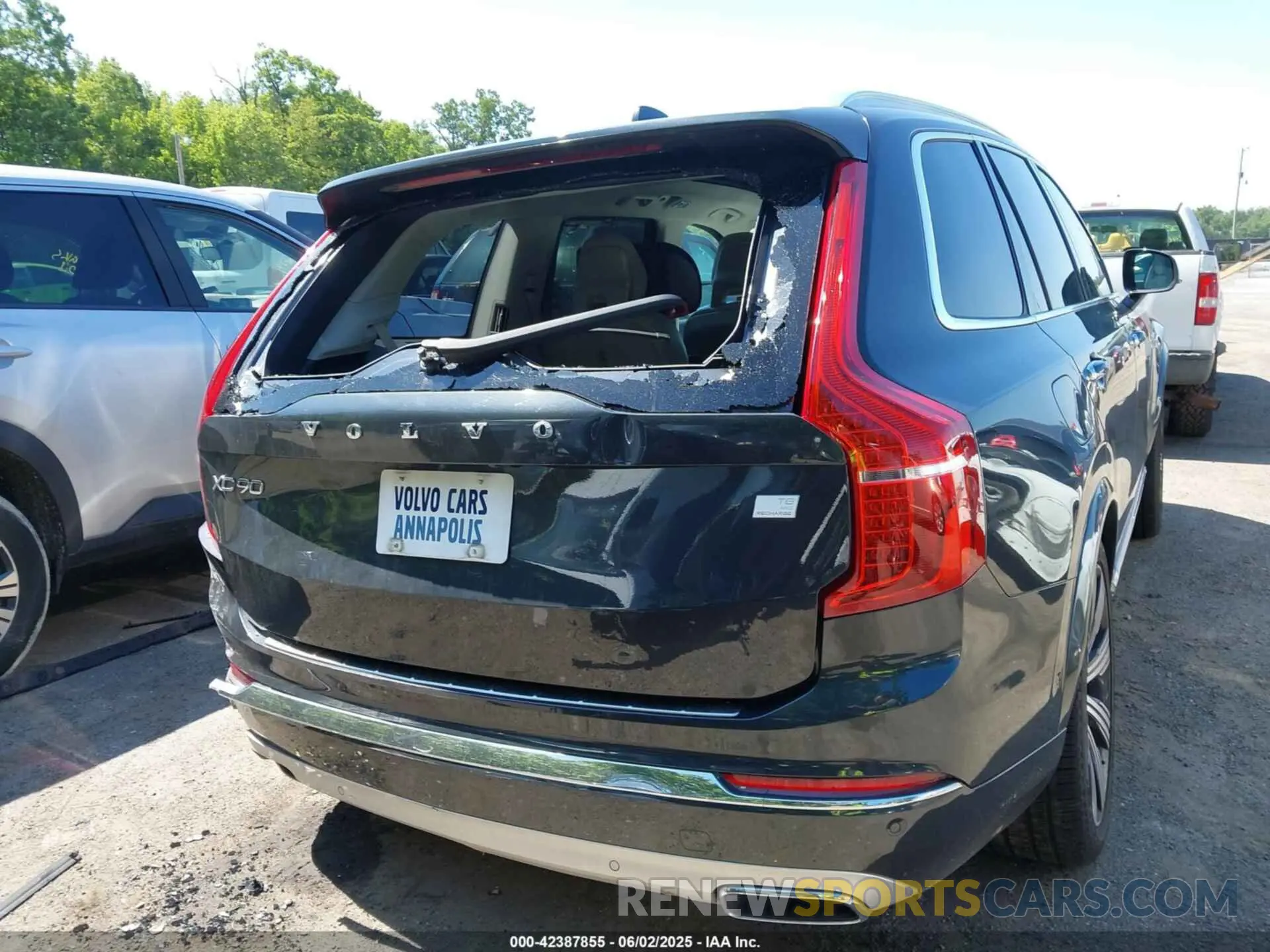 16 Photograph of a damaged car YV4BR00L4M1698473 VOLVO XC90 RECHARGE PLUG-IN HYBRID 2021