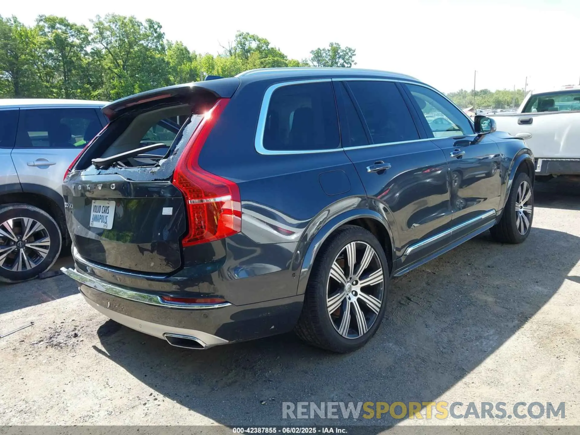 4 Photograph of a damaged car YV4BR00L4M1698473 VOLVO XC90 RECHARGE PLUG-IN HYBRID 2021