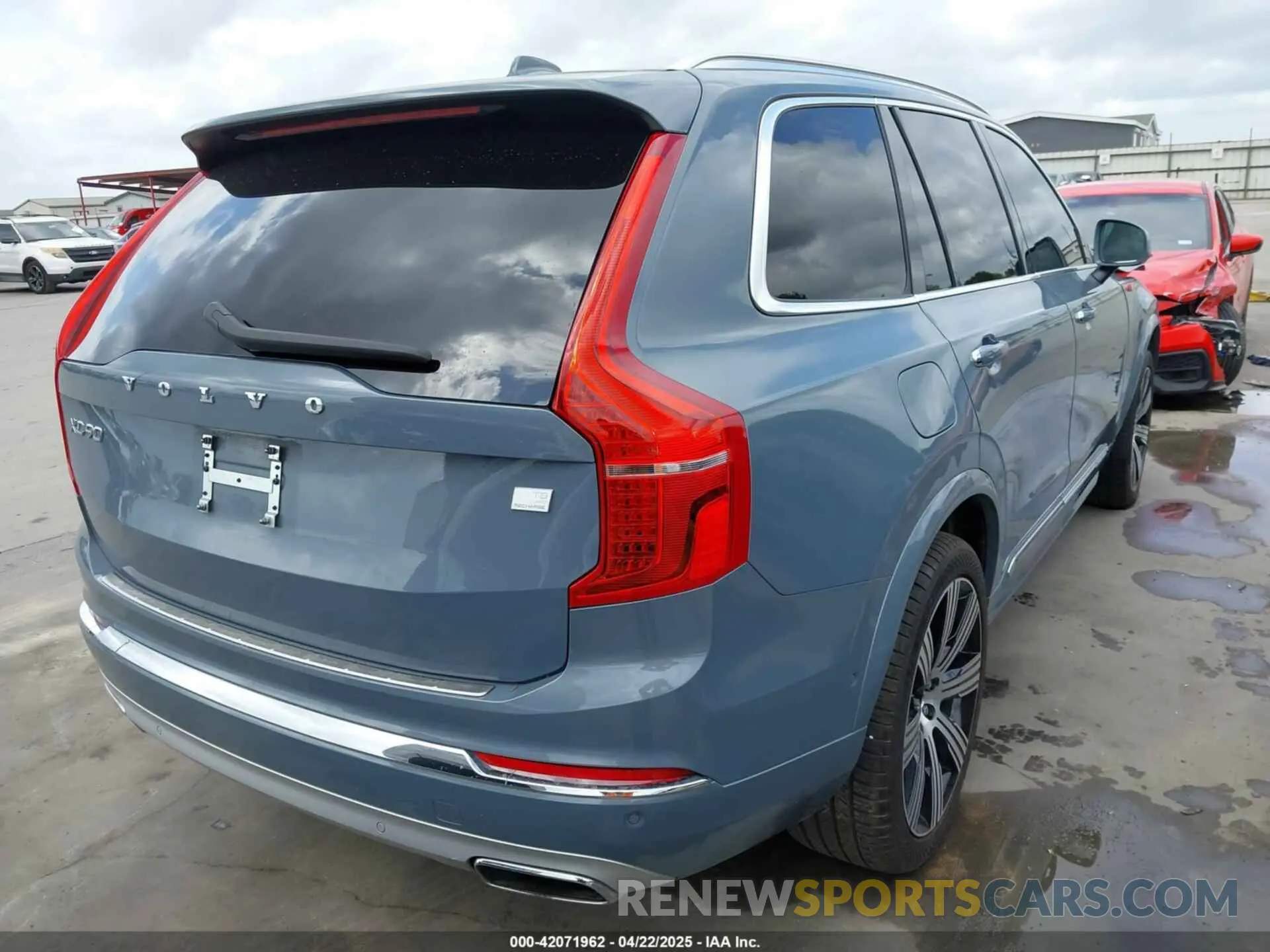 4 Photograph of a damaged car YV4BR00L8M1680722 VOLVO XC90 RECHARGE PLUG-IN HYBRID 2021