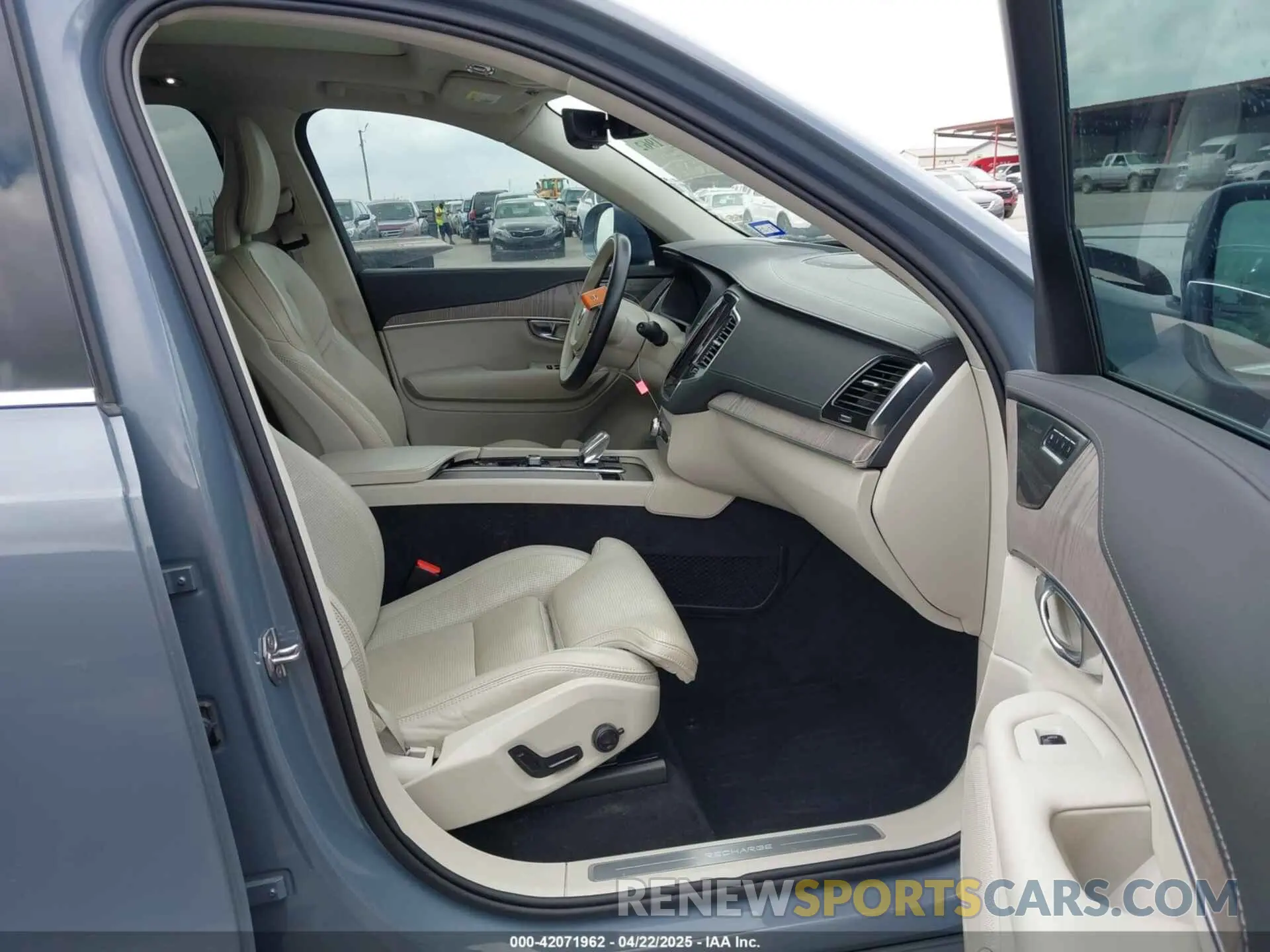 5 Photograph of a damaged car YV4BR00L8M1680722 VOLVO XC90 RECHARGE PLUG-IN HYBRID 2021