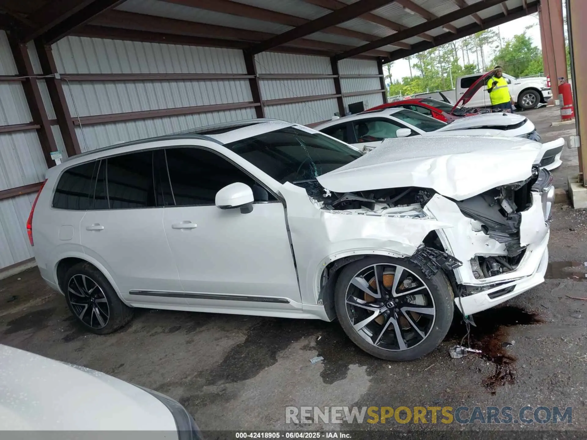 14 Photograph of a damaged car YV4BR0CK4M1692515 VOLVO XC90 RECHARGE PLUG-IN HYBRID 2021