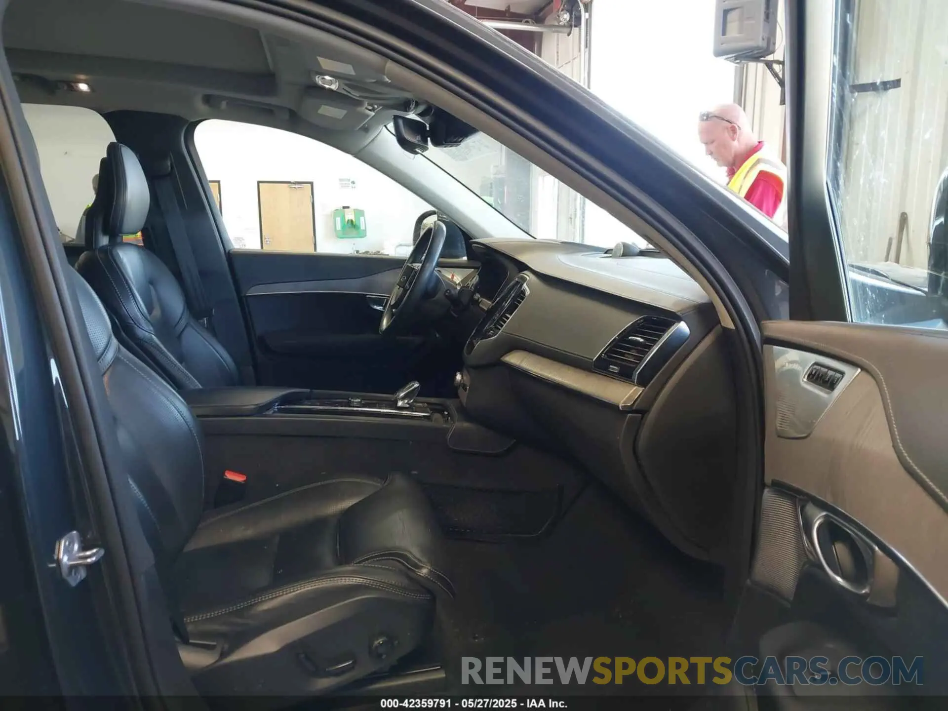 5 Photograph of a damaged car YV4BR0CL3M1697276 VOLVO XC90 RECHARGE PLUG-IN HYBRID 2021