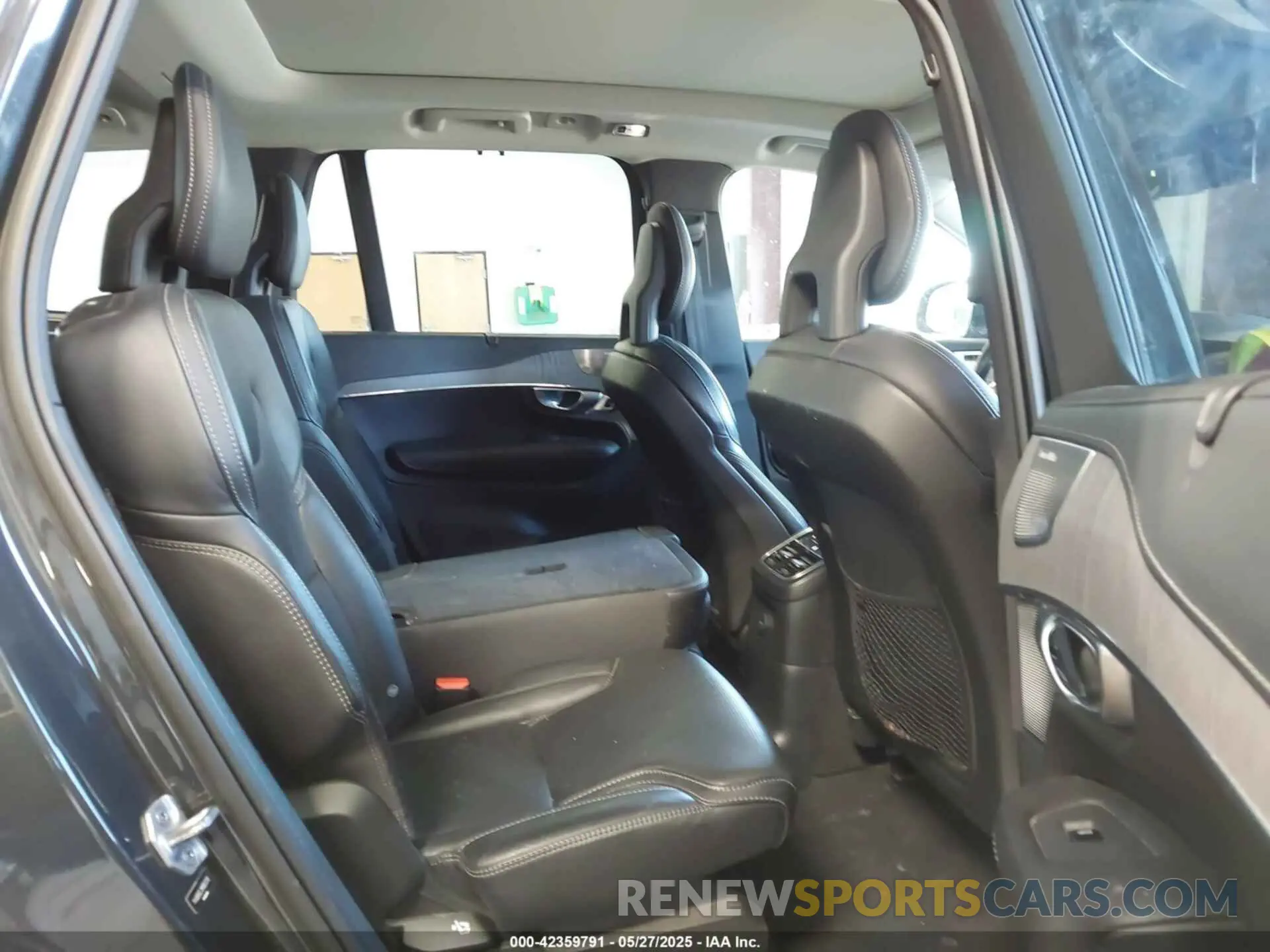 8 Photograph of a damaged car YV4BR0CL3M1697276 VOLVO XC90 RECHARGE PLUG-IN HYBRID 2021