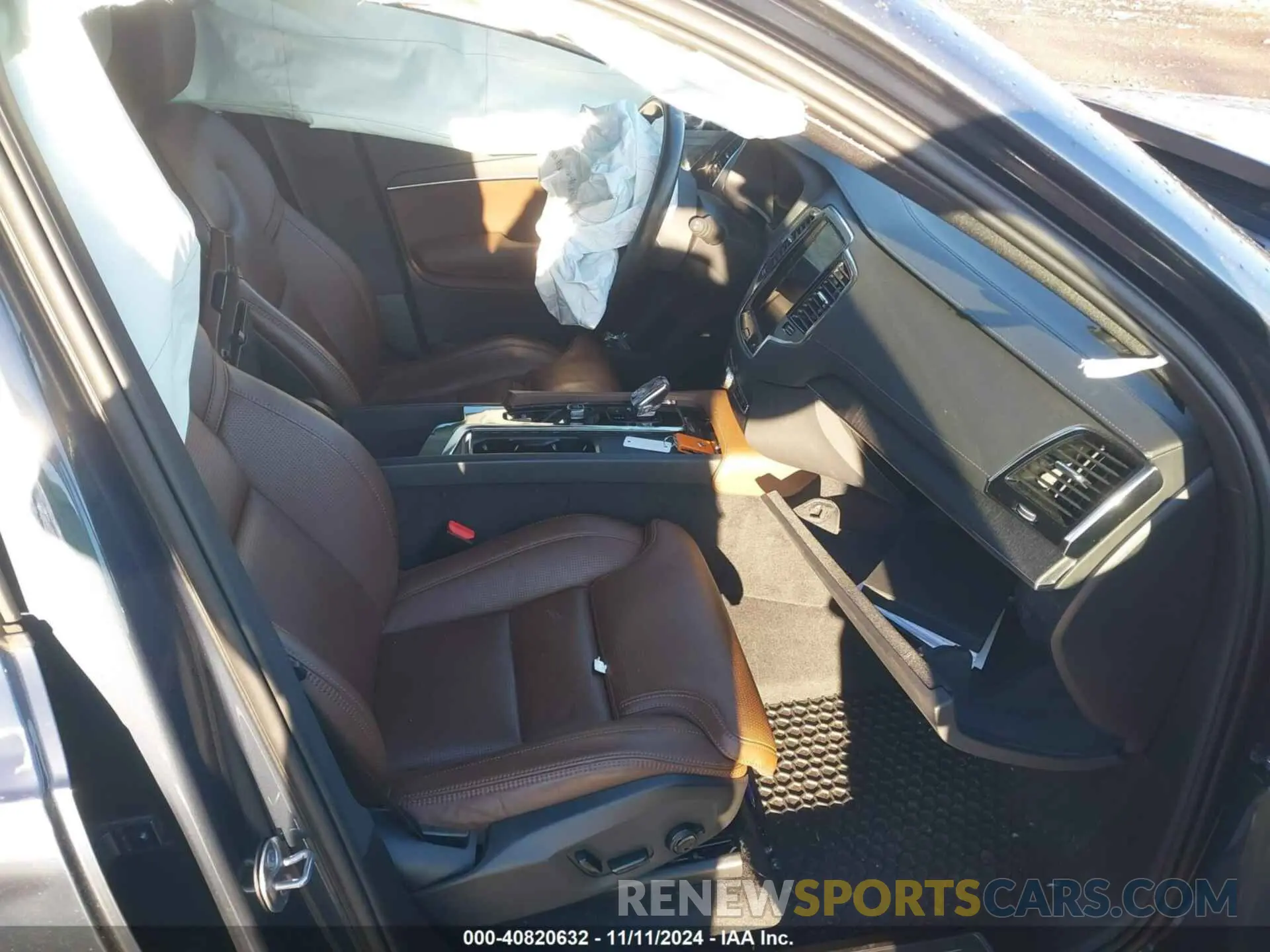 5 Photograph of a damaged car YV4BR0CL4N1816664 VOLVO XC90 RECHARGE PLUG-IN HYBRID 2022