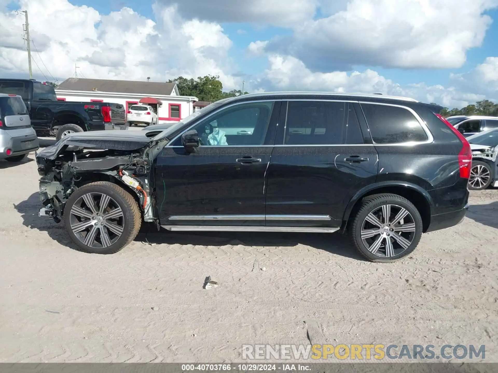 14 Photograph of a damaged car YV4BR0CL9N1813646 VOLVO XC90 RECHARGE PLUG-IN HYBRID 2022