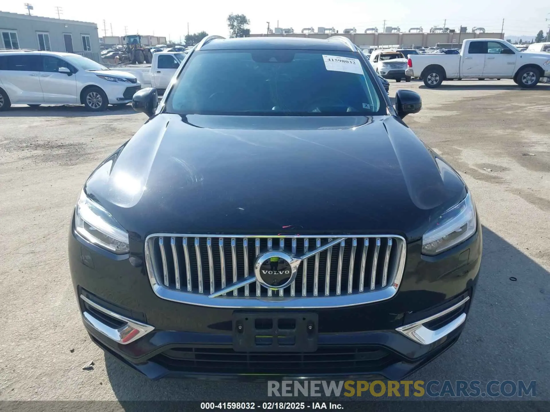 12 Photograph of a damaged car YV4BR0CLXN1792757 VOLVO XC90 RECHARGE PLUG-IN HYBRID 2022