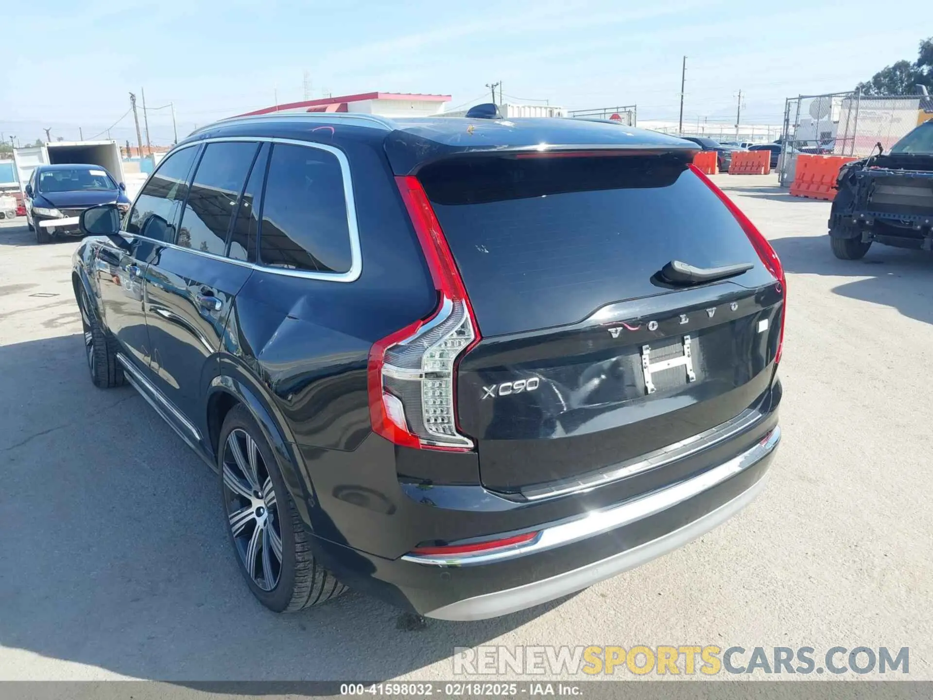 3 Photograph of a damaged car YV4BR0CLXN1792757 VOLVO XC90 RECHARGE PLUG-IN HYBRID 2022