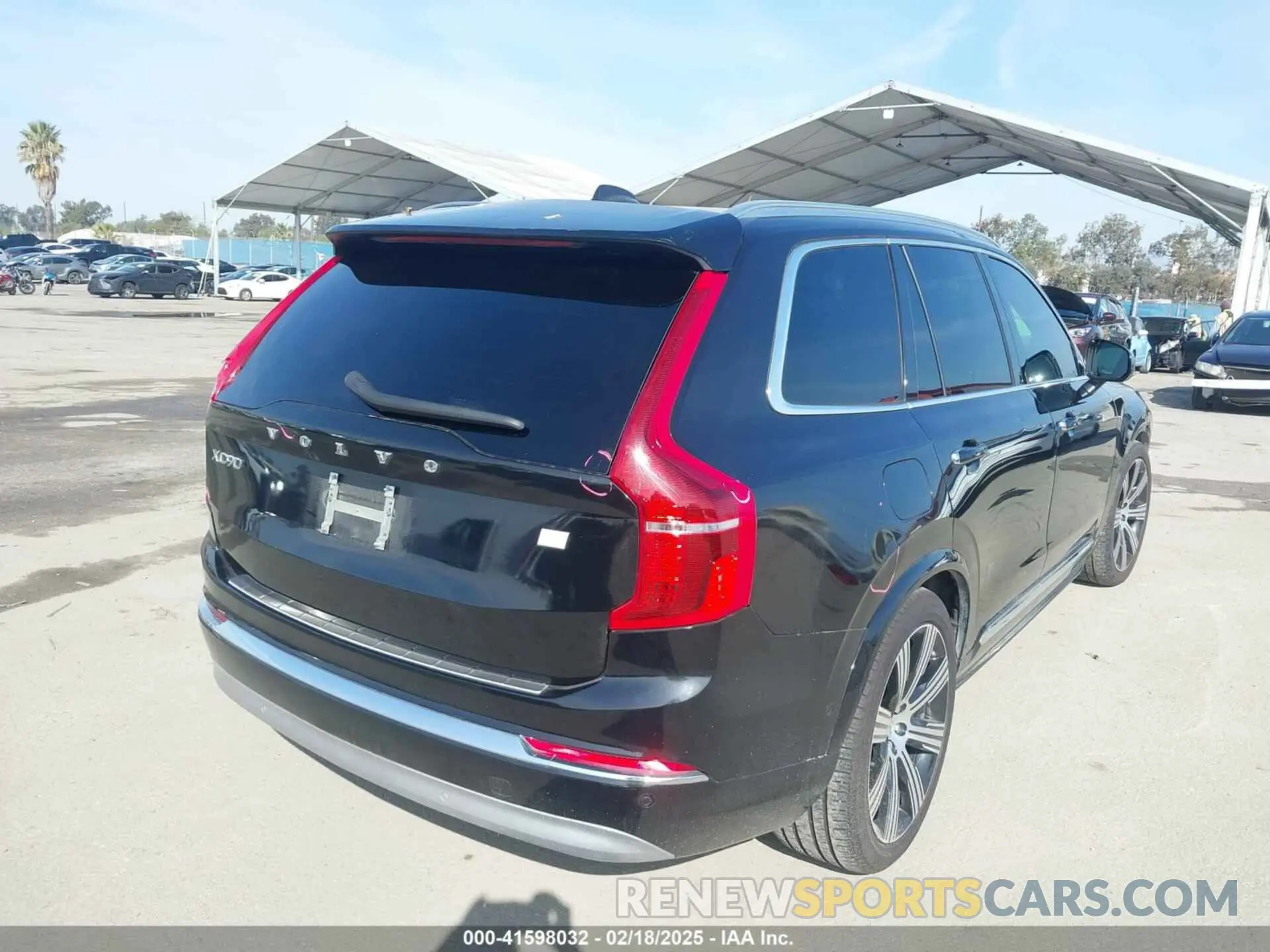 4 Photograph of a damaged car YV4BR0CLXN1792757 VOLVO XC90 RECHARGE PLUG-IN HYBRID 2022