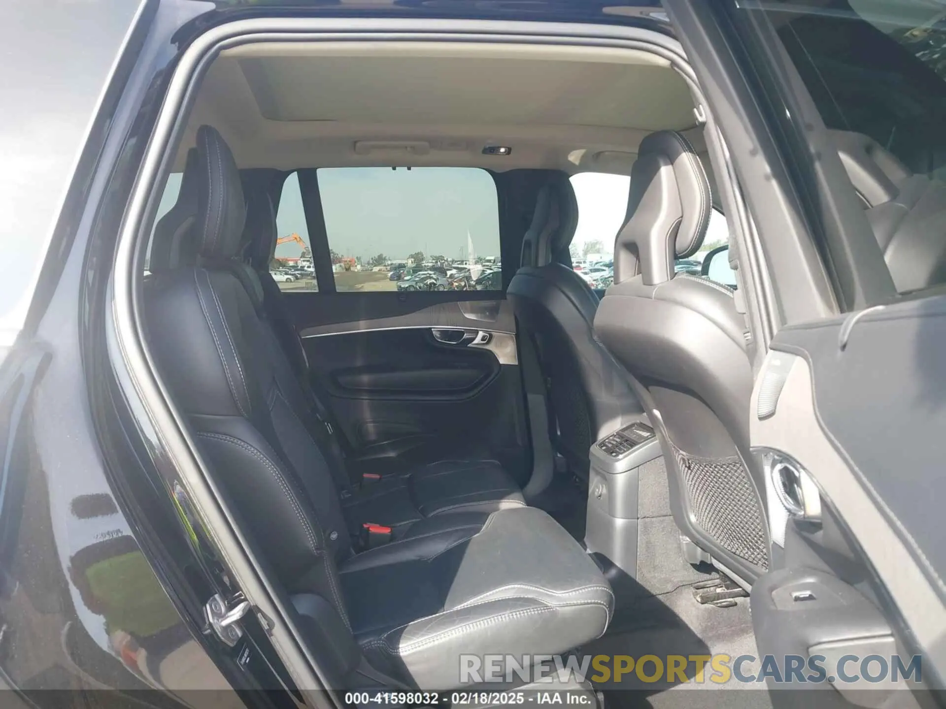 8 Photograph of a damaged car YV4BR0CLXN1792757 VOLVO XC90 RECHARGE PLUG-IN HYBRID 2022