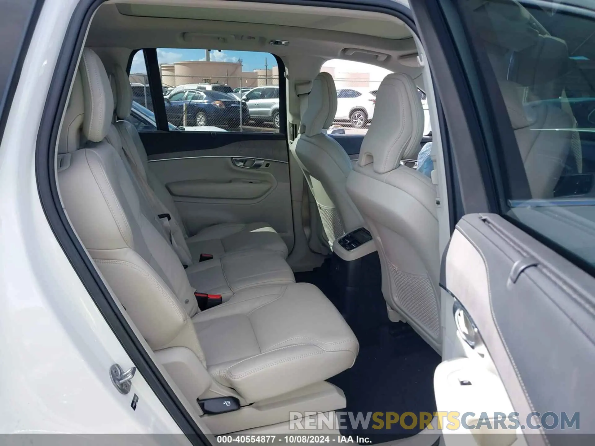 8 Photograph of a damaged car YV4H60CL7N1825300 VOLVO XC90 RECHARGE PLUG-IN HYBRID 2022