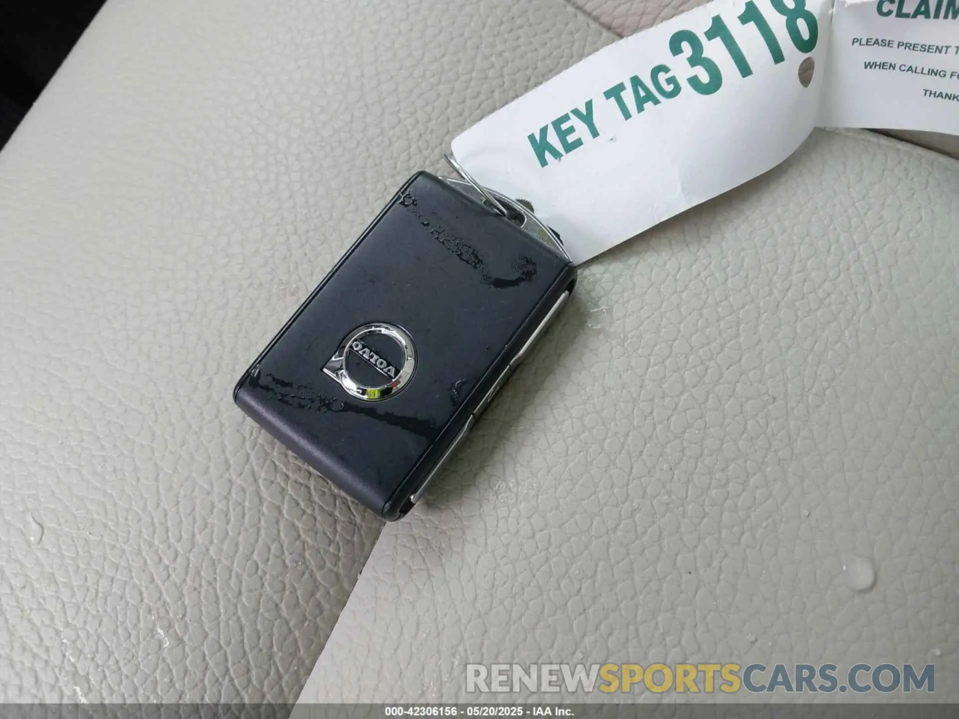 11 Photograph of a damaged car YV4H600N0P1982255 VOLVO XC90 RECHARGE PLUG-IN HYBRID 2023