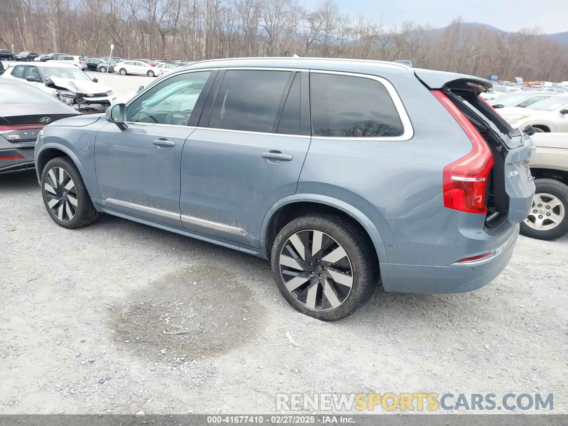 3 Photograph of a damaged car YV4H60CA3P1950747 VOLVO XC90 RECHARGE PLUG-IN HYBRID 2023