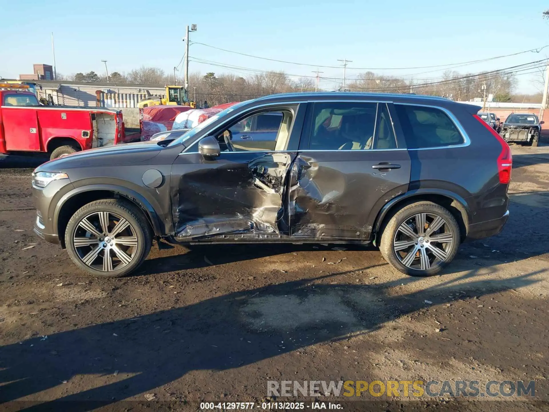 14 Photograph of a damaged car YV4H60CN1P1967680 VOLVO XC90 RECHARGE PLUG-IN HYBRID 2023
