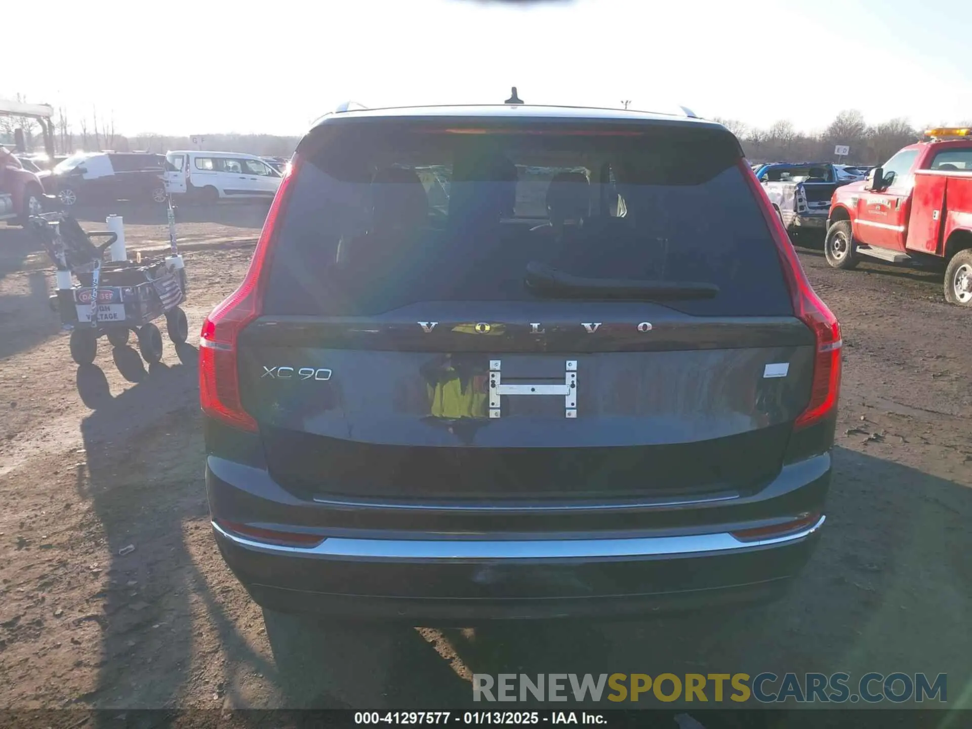 16 Photograph of a damaged car YV4H60CN1P1967680 VOLVO XC90 RECHARGE PLUG-IN HYBRID 2023