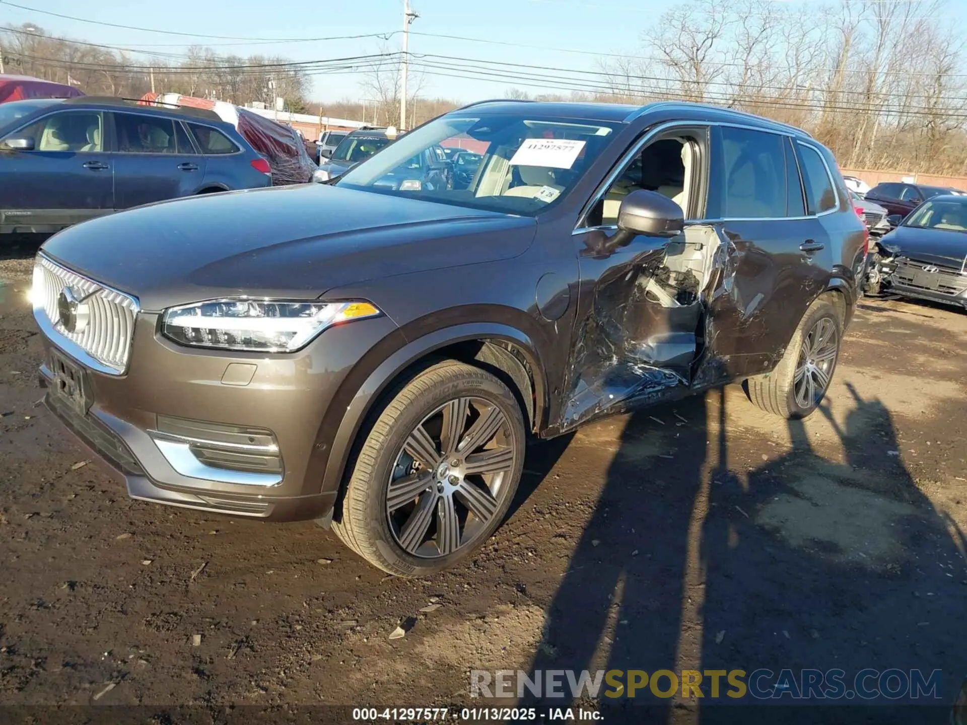2 Photograph of a damaged car YV4H60CN1P1967680 VOLVO XC90 RECHARGE PLUG-IN HYBRID 2023