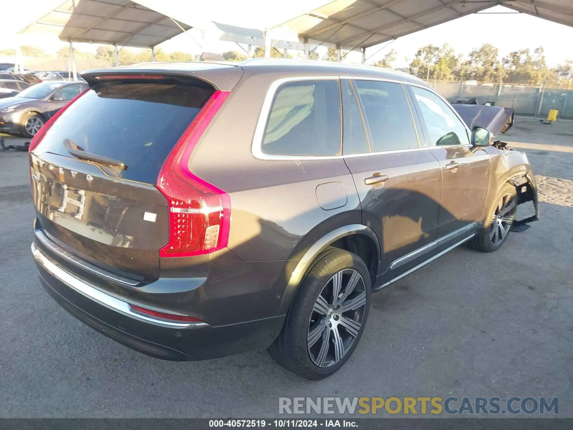 4 Photograph of a damaged car YV4H60CN8P1932165 VOLVO XC90 RECHARGE PLUG-IN HYBRID 2023