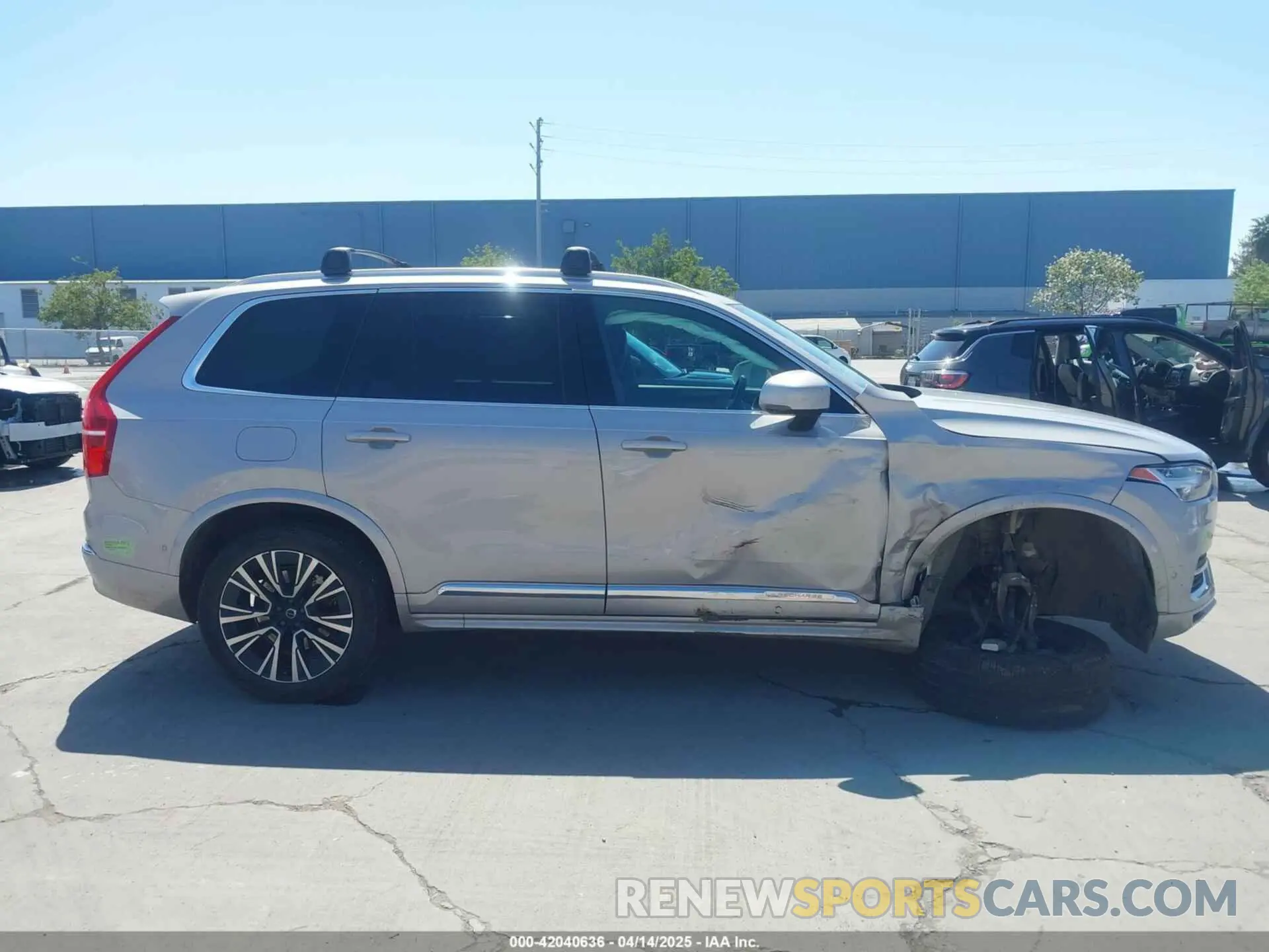 13 Photograph of a damaged car YV4H60CN8P1964324 VOLVO XC90 RECHARGE PLUG-IN HYBRID 2023