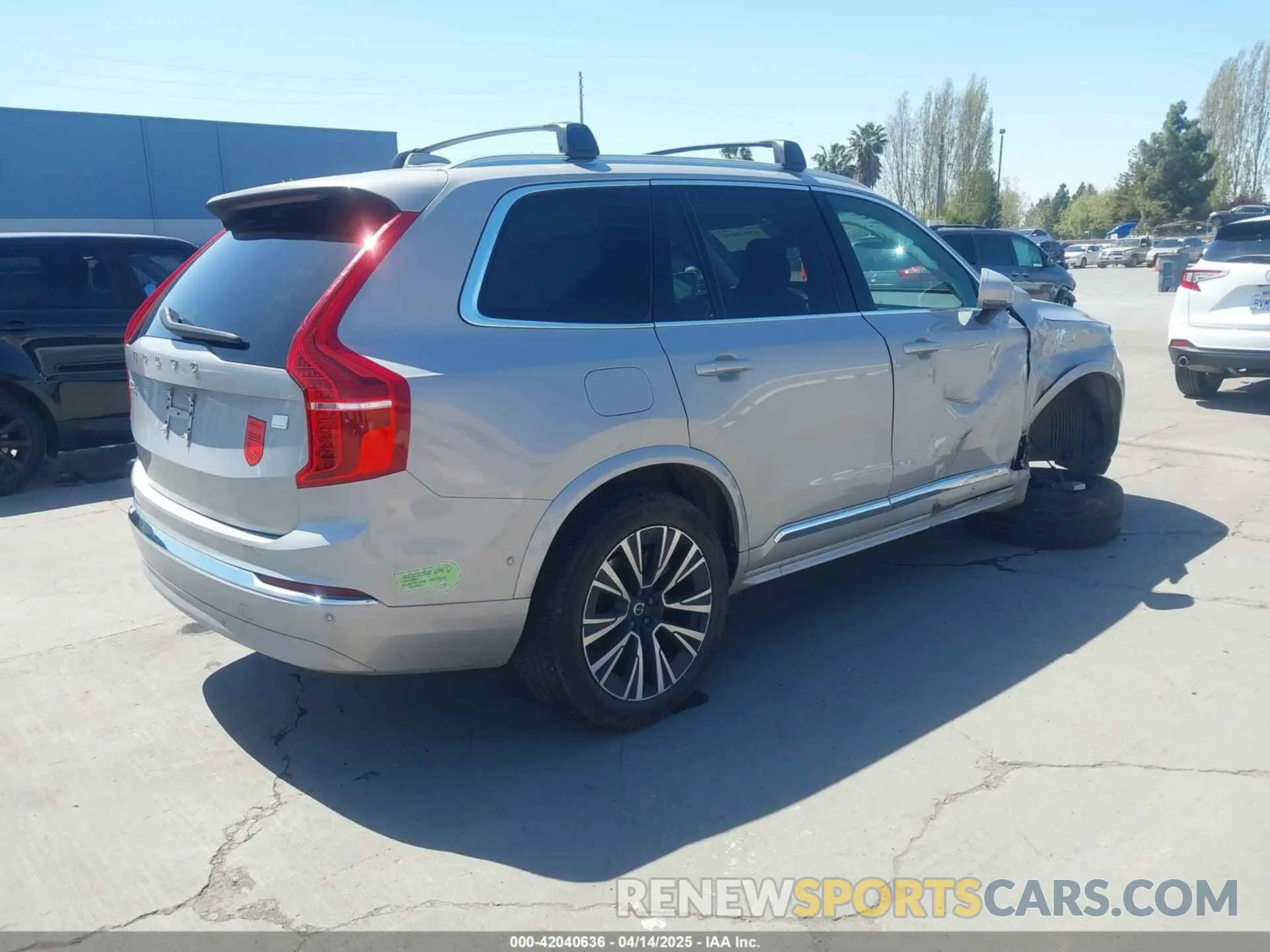 4 Photograph of a damaged car YV4H60CN8P1964324 VOLVO XC90 RECHARGE PLUG-IN HYBRID 2023