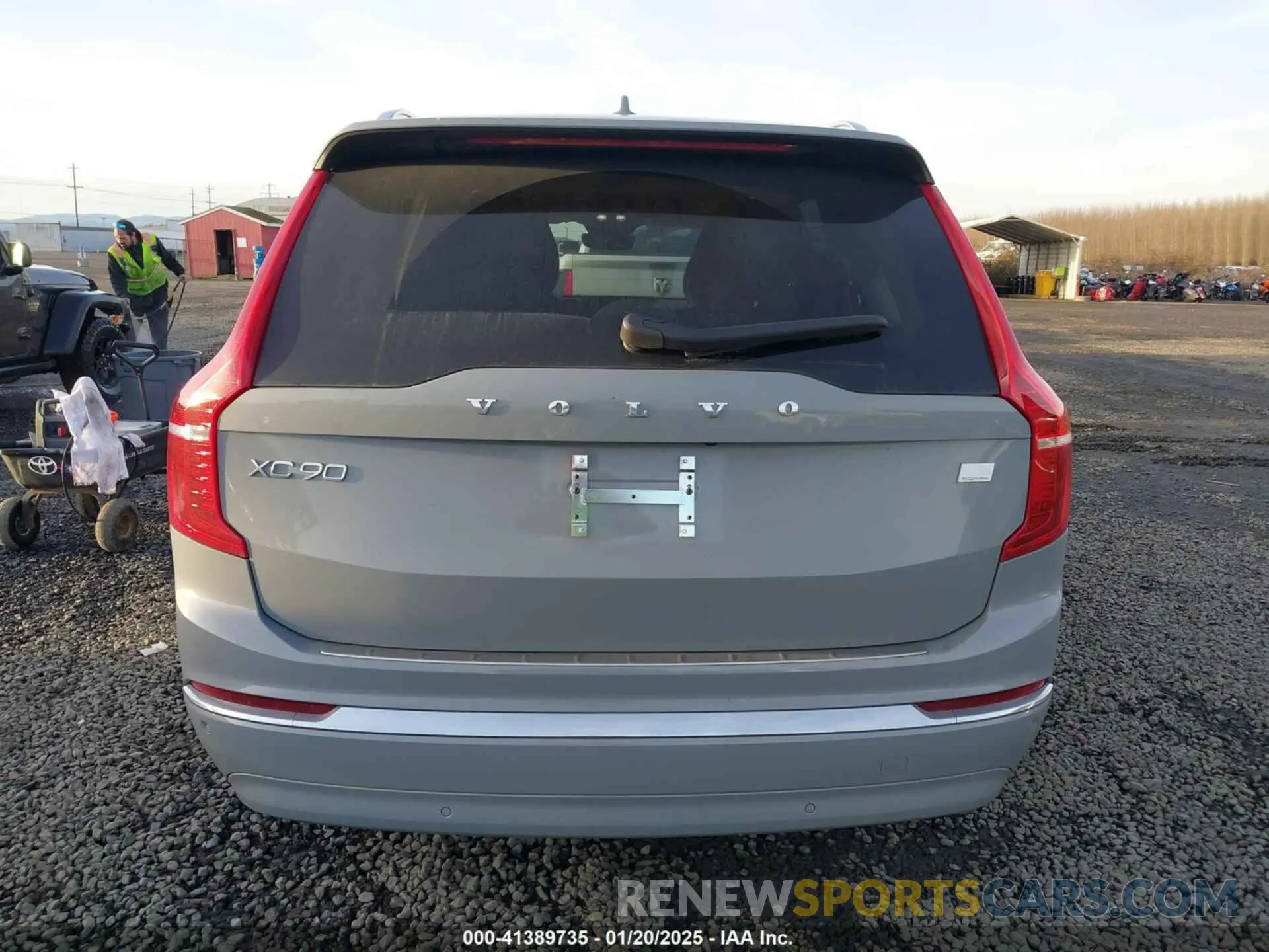 17 Photograph of a damaged car YV4H60CE7R1236724 VOLVO XC90 RECHARGE PLUG-IN HYBRID 2024