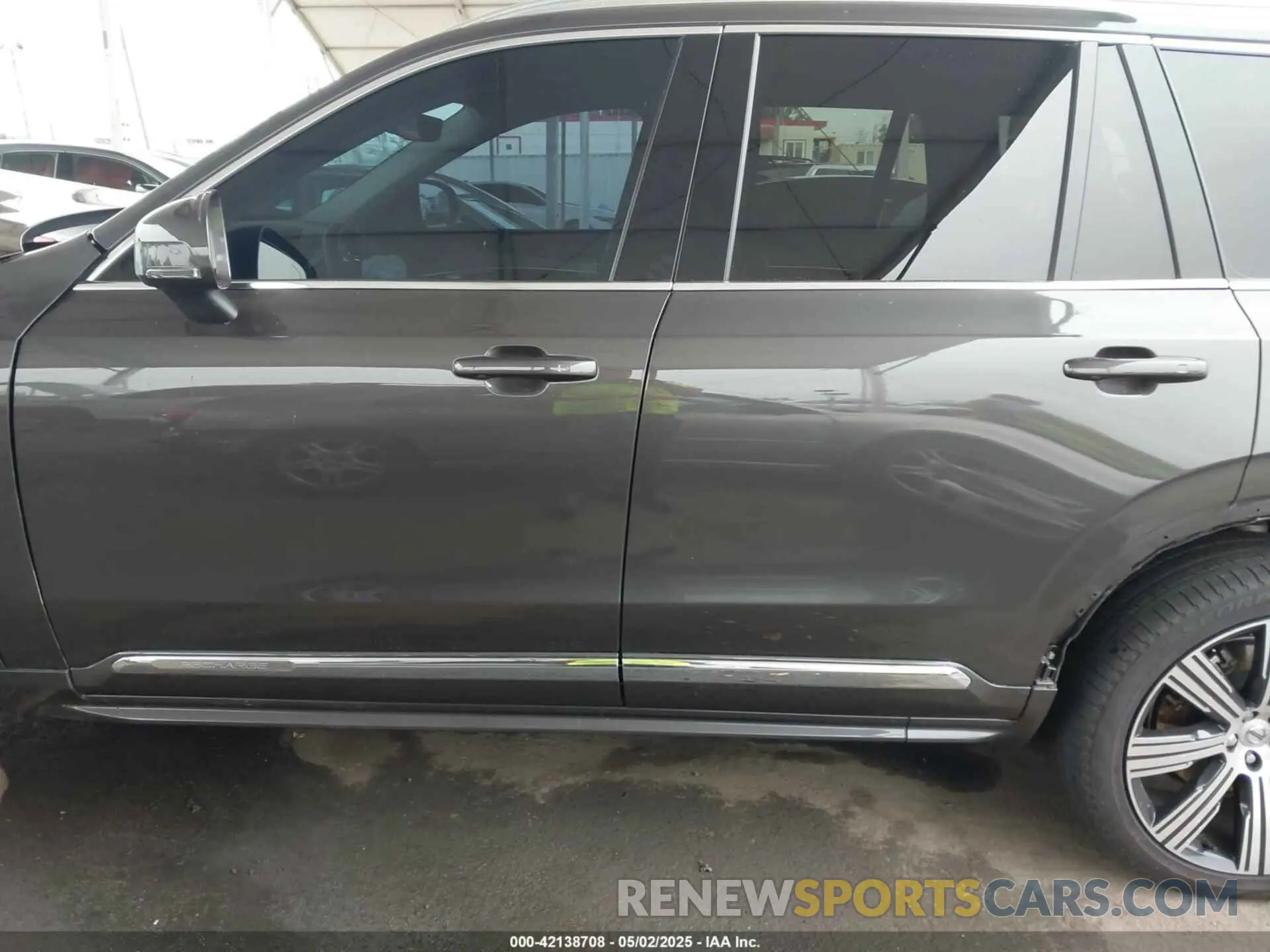 15 Photograph of a damaged car YV4H60CE9R1188000 VOLVO XC90 RECHARGE PLUG-IN HYBRID 2024