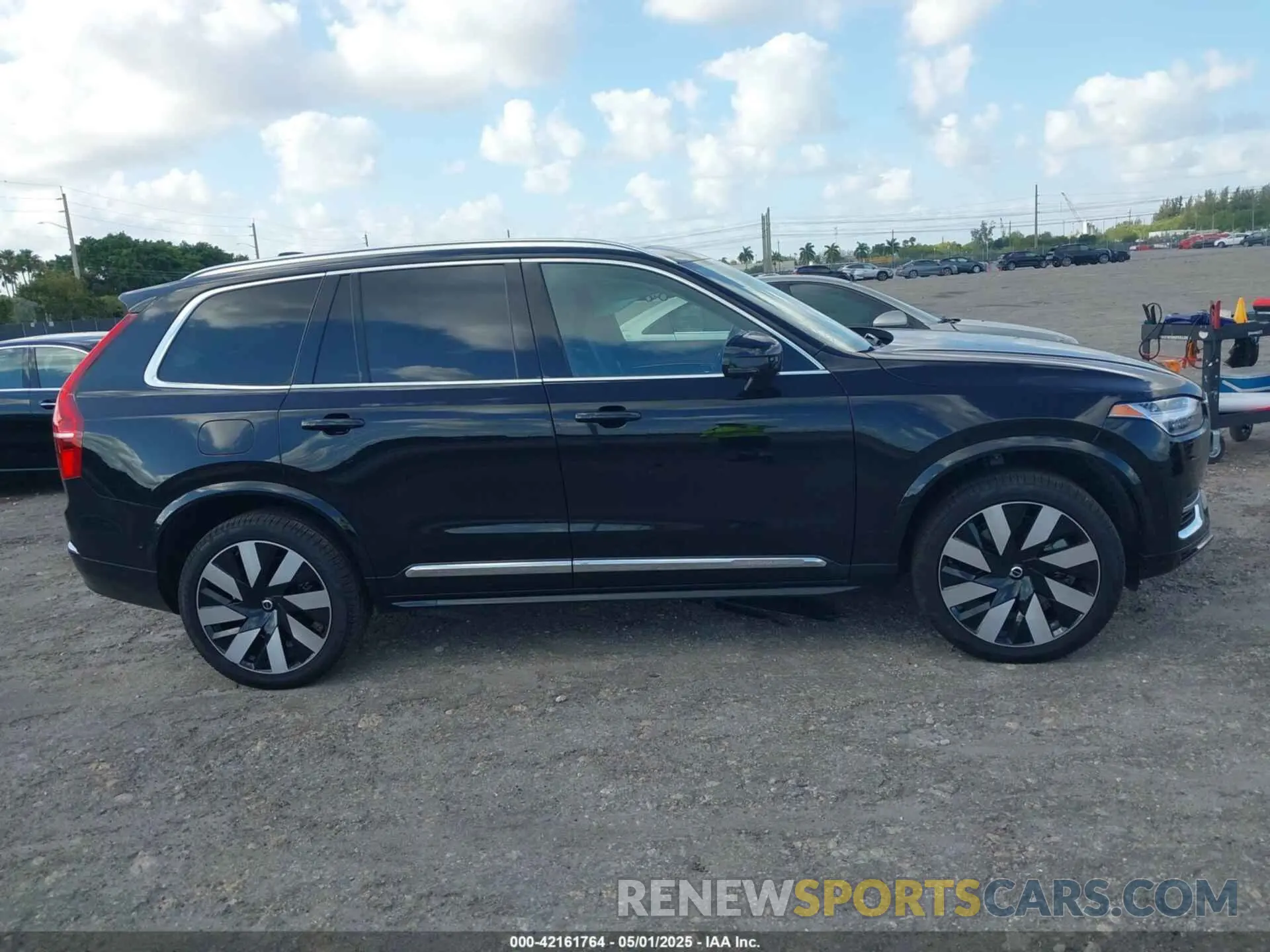 13 Photograph of a damaged car YV4H60LEXR1245014 VOLVO XC90 RECHARGE PLUG-IN HYBRID 2024