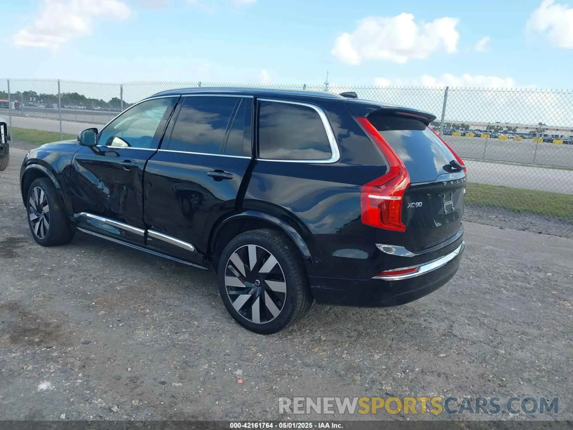 3 Photograph of a damaged car YV4H60LEXR1245014 VOLVO XC90 RECHARGE PLUG-IN HYBRID 2024