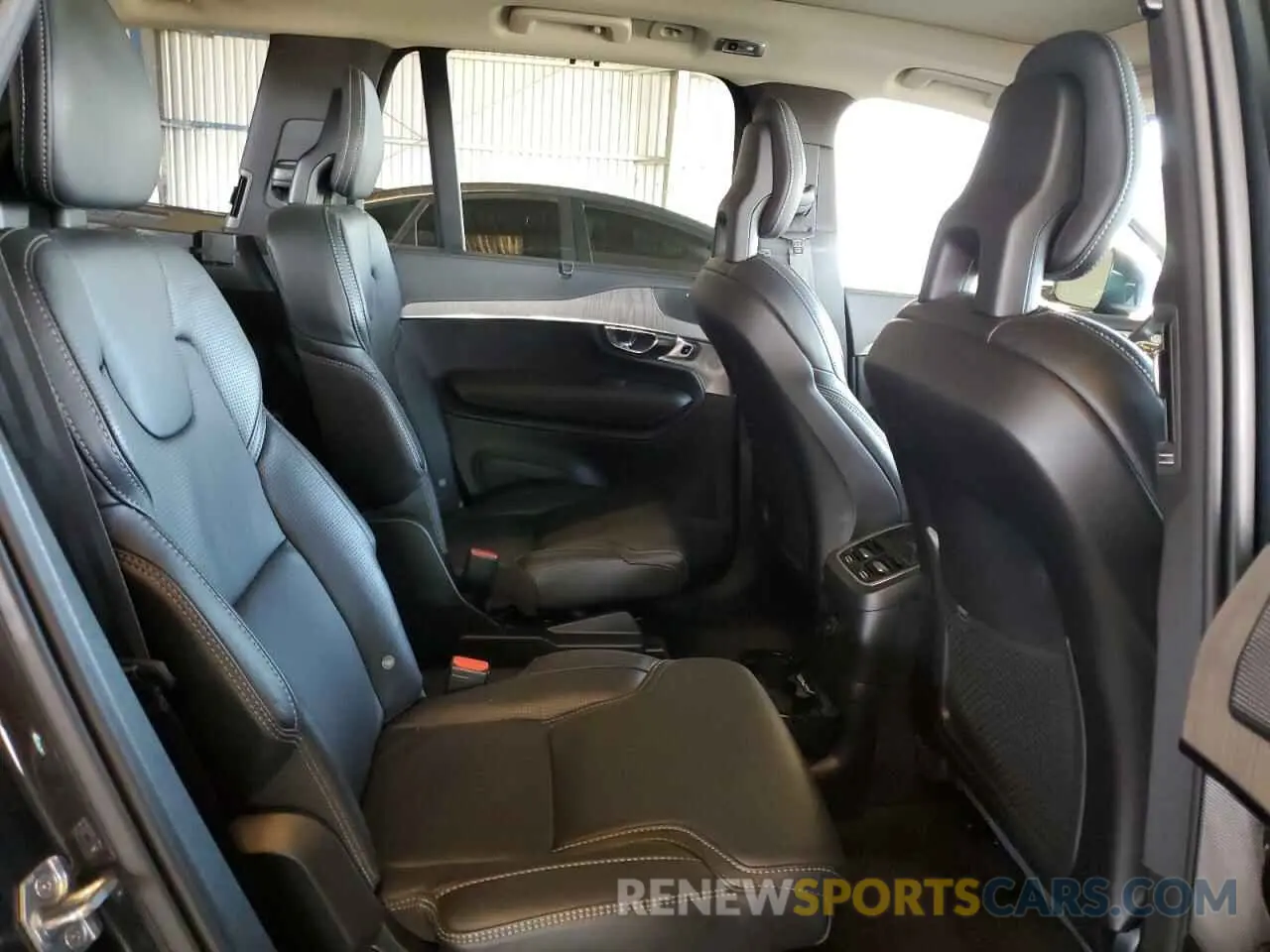 11 Photograph of a damaged car YV4BR00L5M1684257 VOLVO XC90 T8 RE 2021