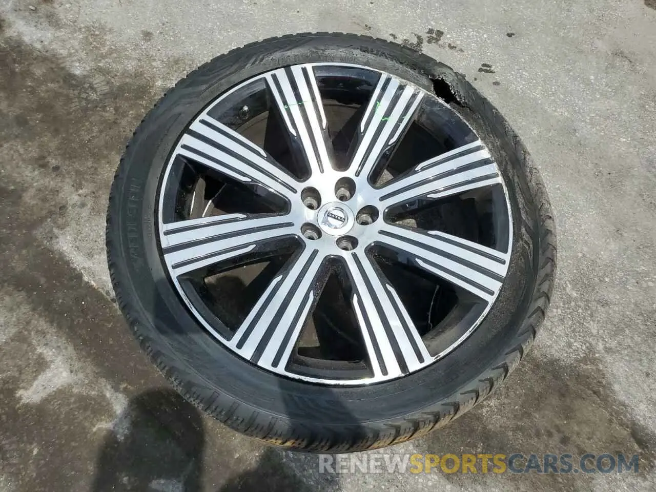 13 Photograph of a damaged car YV4BR00L5M1756476 VOLVO XC90 T8 RE 2021