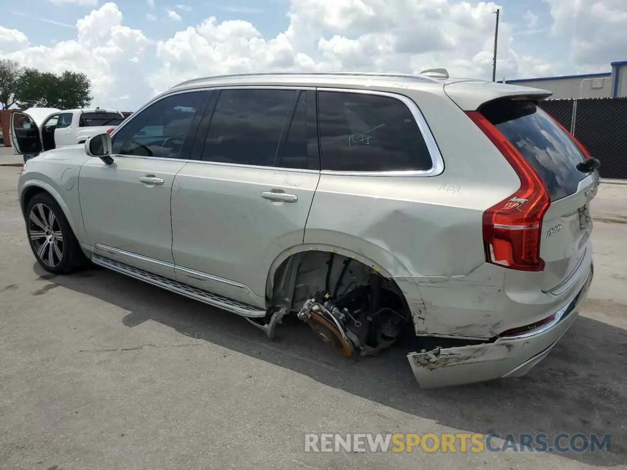 2 Photograph of a damaged car YV4BR00L5M1756476 VOLVO XC90 T8 RE 2021