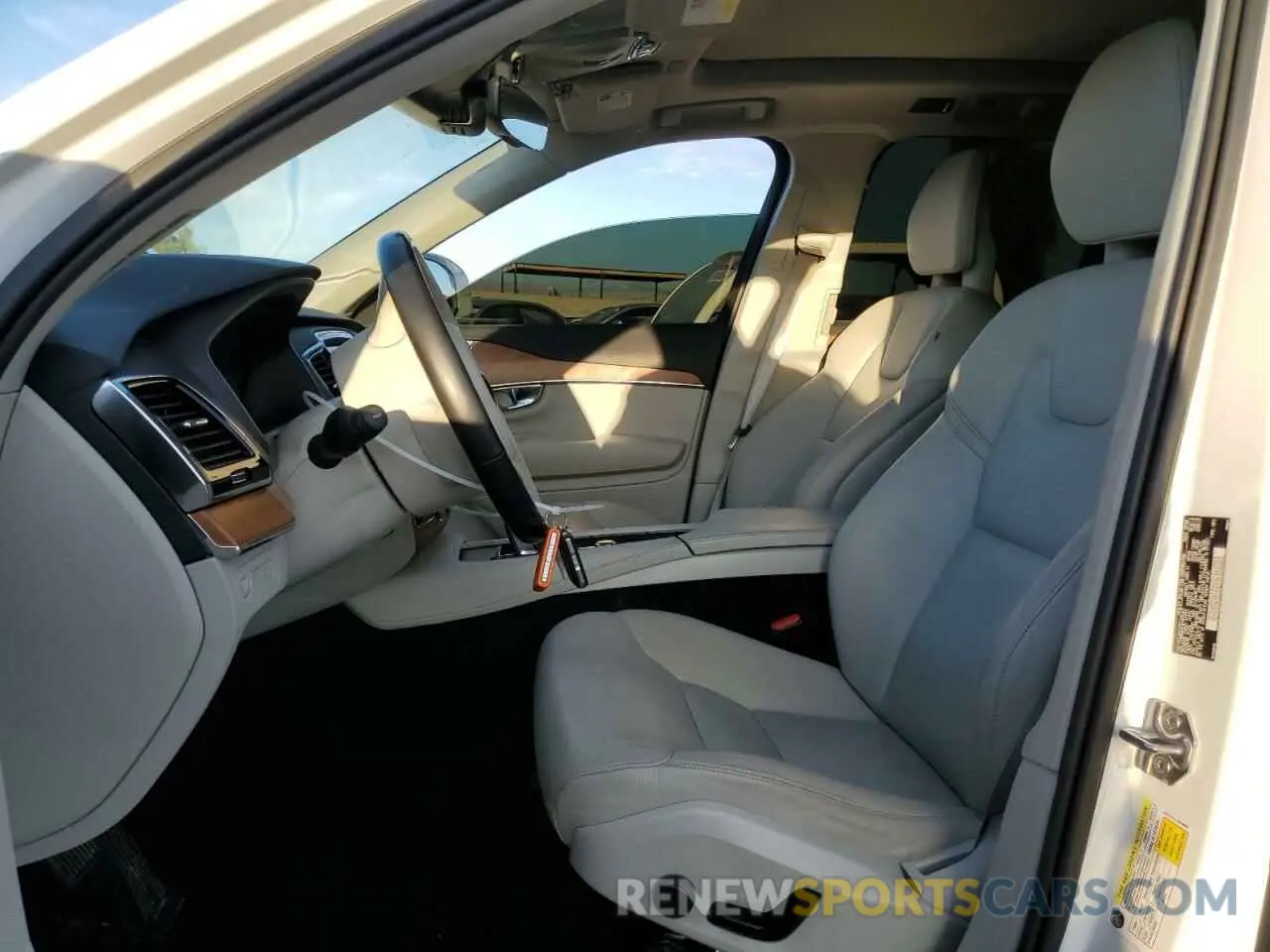 7 Photograph of a damaged car YV4BR0CK1M1675252 VOLVO XC90 T8 RE 2021