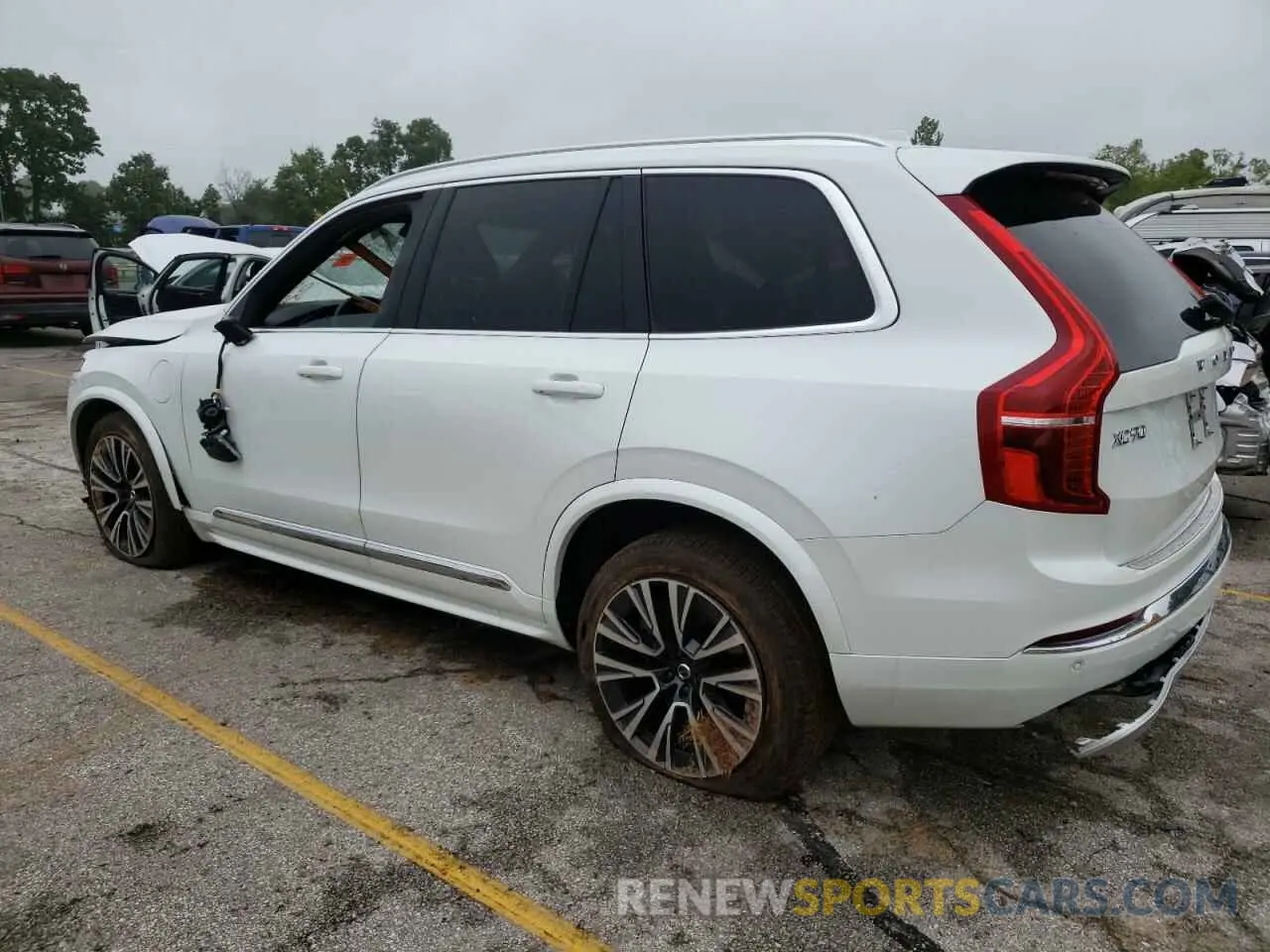 2 Photograph of a damaged car YV4BR0CK7M1742176 VOLVO XC90 T8 RE 2021