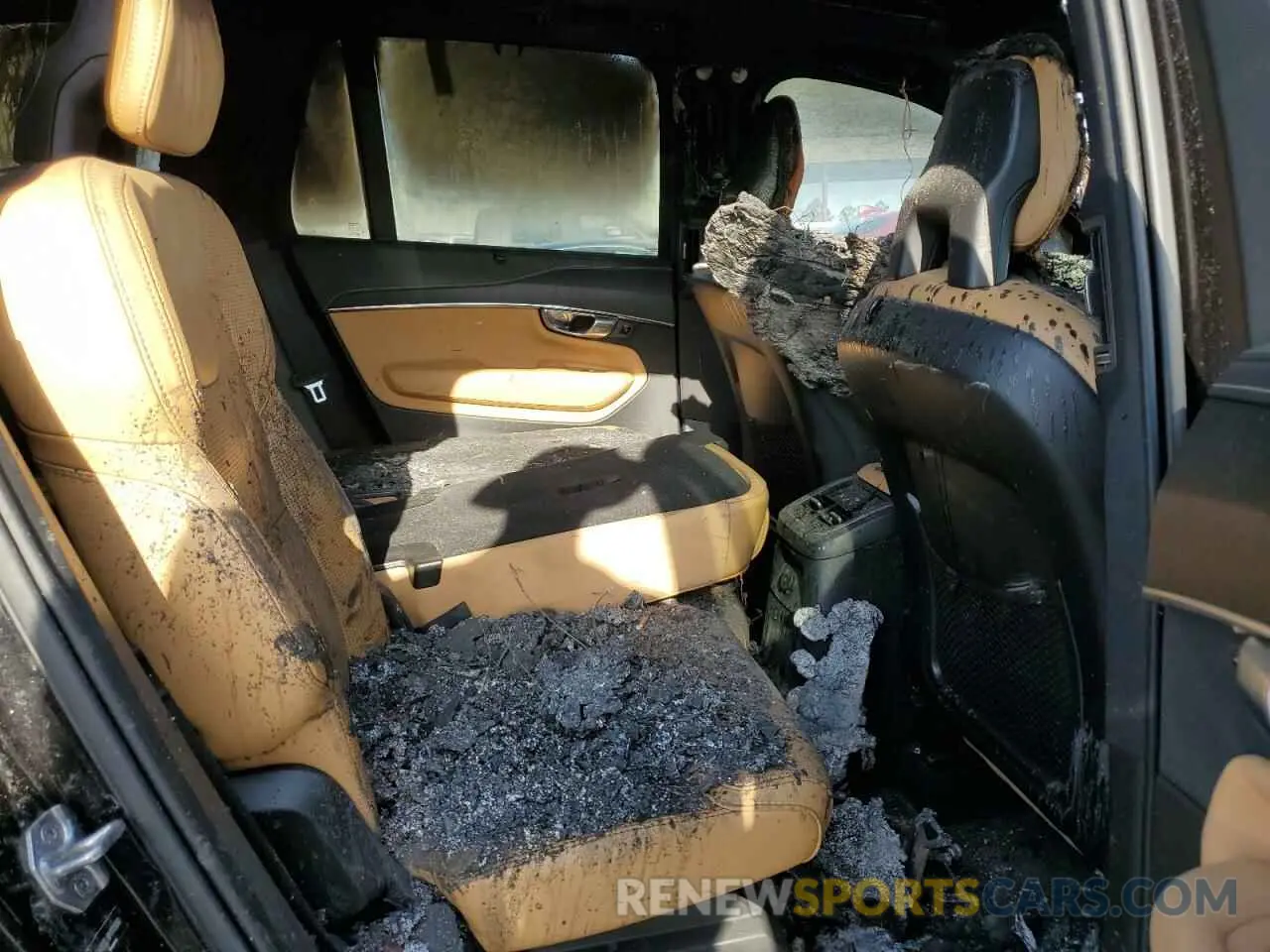 11 Photograph of a damaged car YV4BR0CL6M1702650 VOLVO XC90 T8 RE 2021