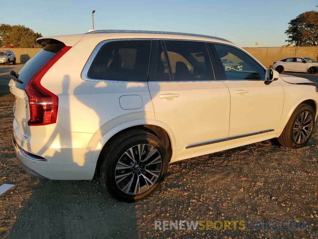 3 Photograph of a damaged car YV4BR0CZ0N1818724 VOLVO XC90 T8 RE 2022