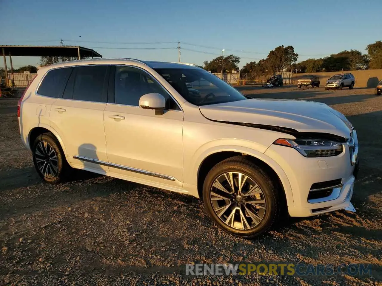 4 Photograph of a damaged car YV4BR0CZ0N1818724 VOLVO XC90 T8 RE 2022